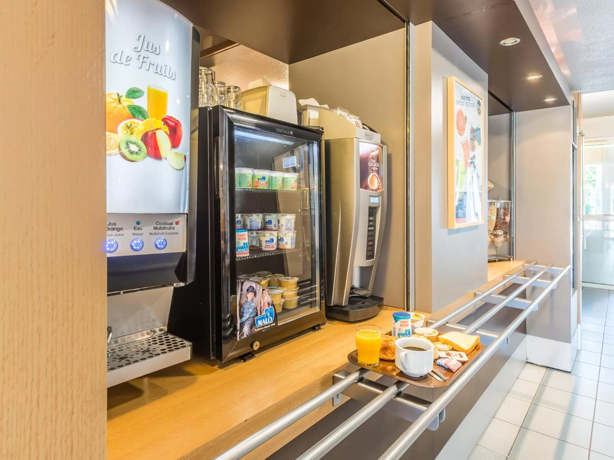 Food and drinks in B&B HOTEL Strasbourg Sud Geispolsheim