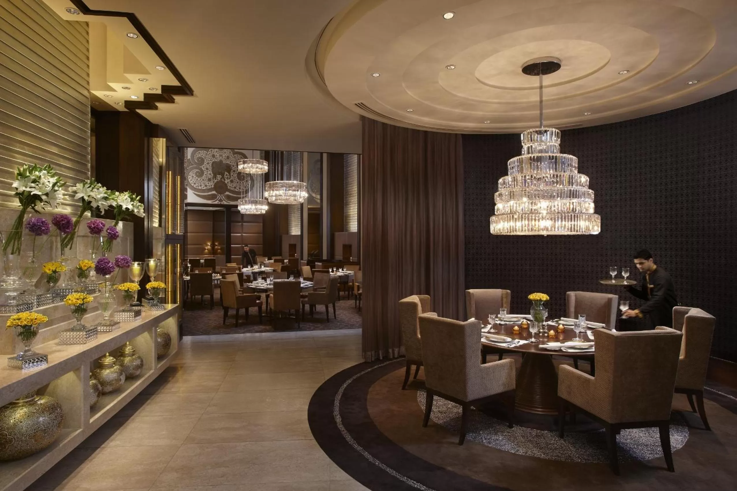 Restaurant/places to eat in The Leela Palace New Delhi