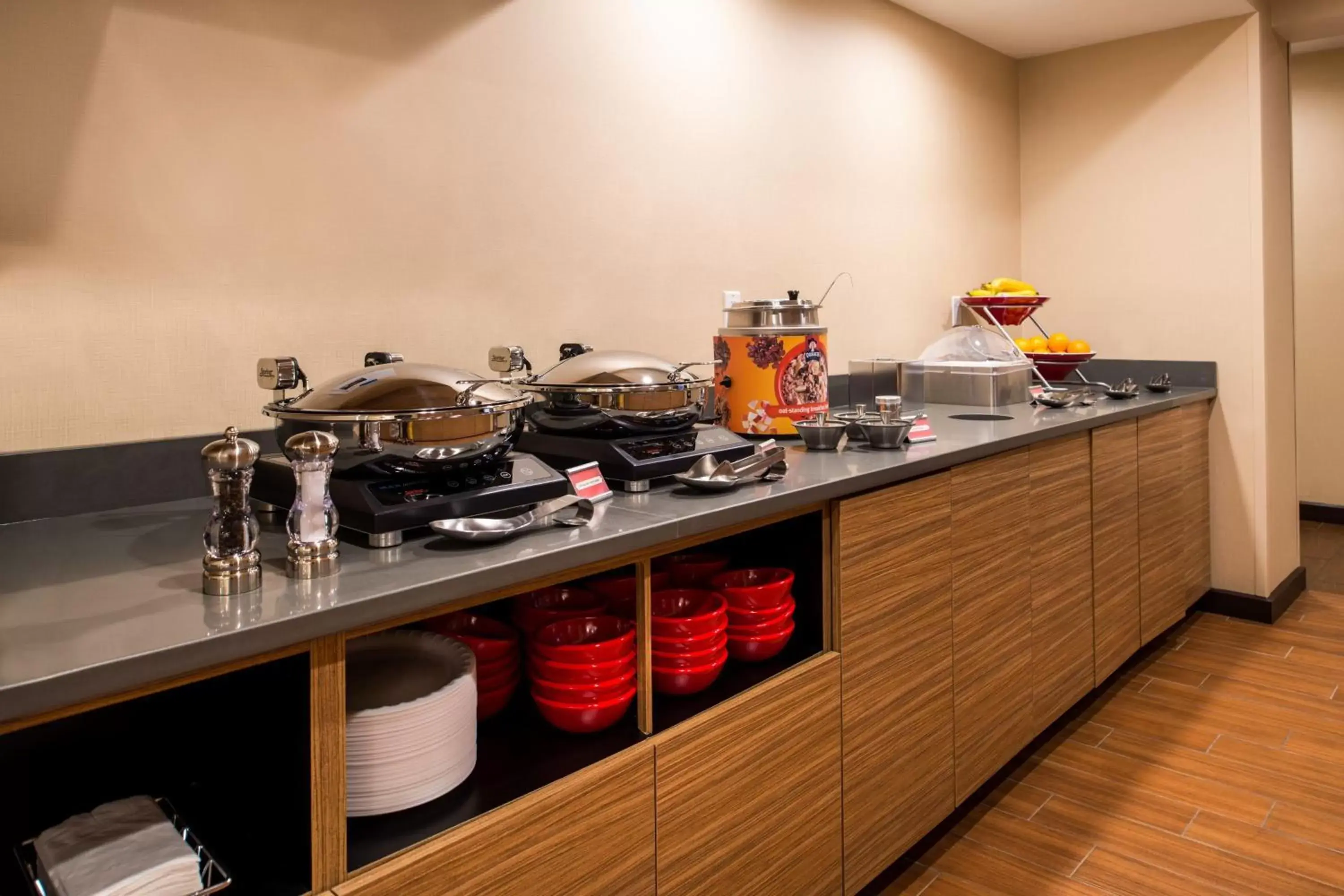 Breakfast, Food in TownePlace Suites by Marriott Charleston-West Ashley