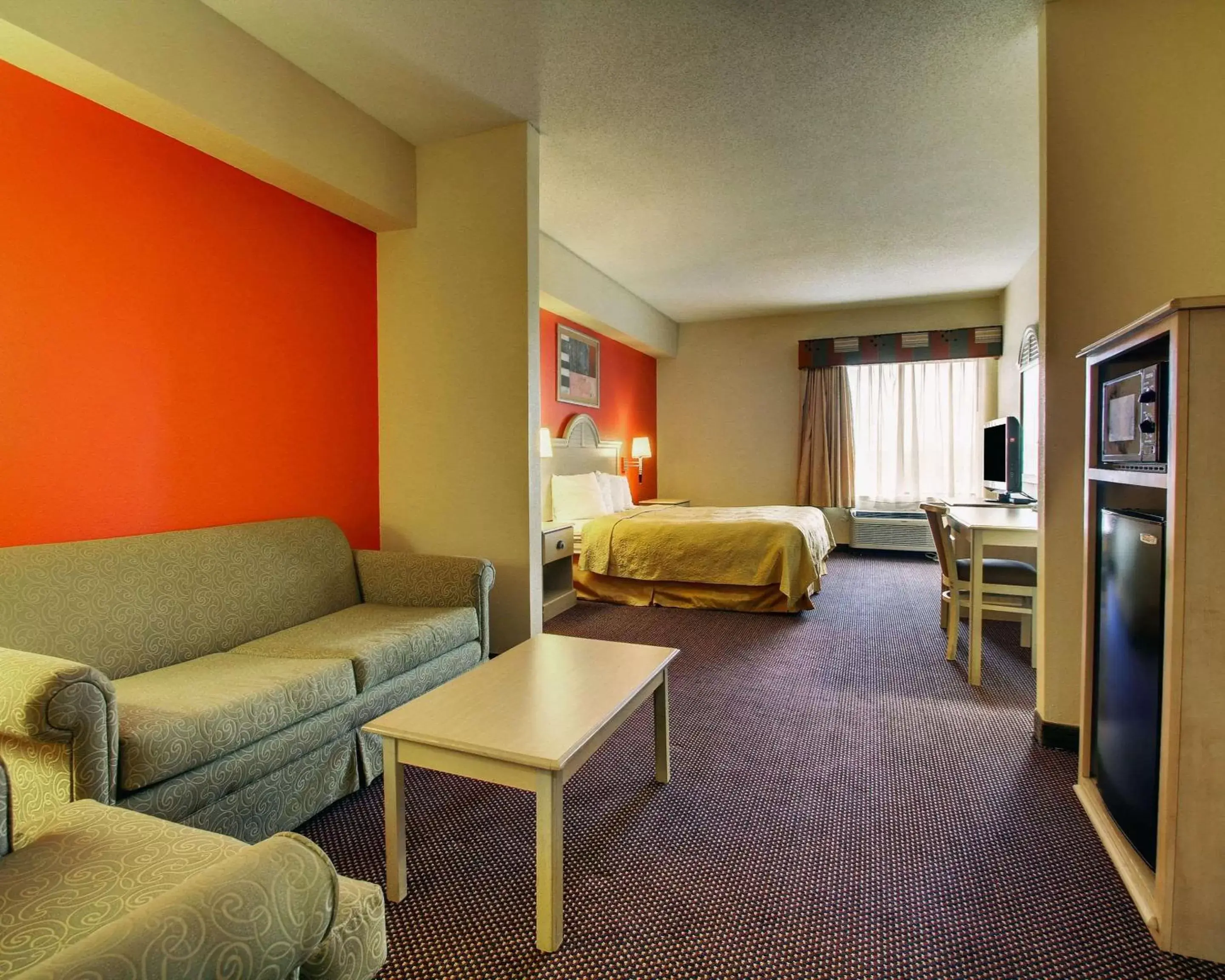 Photo of the whole room, Seating Area in Quality Inn & Suites Hattiesburg