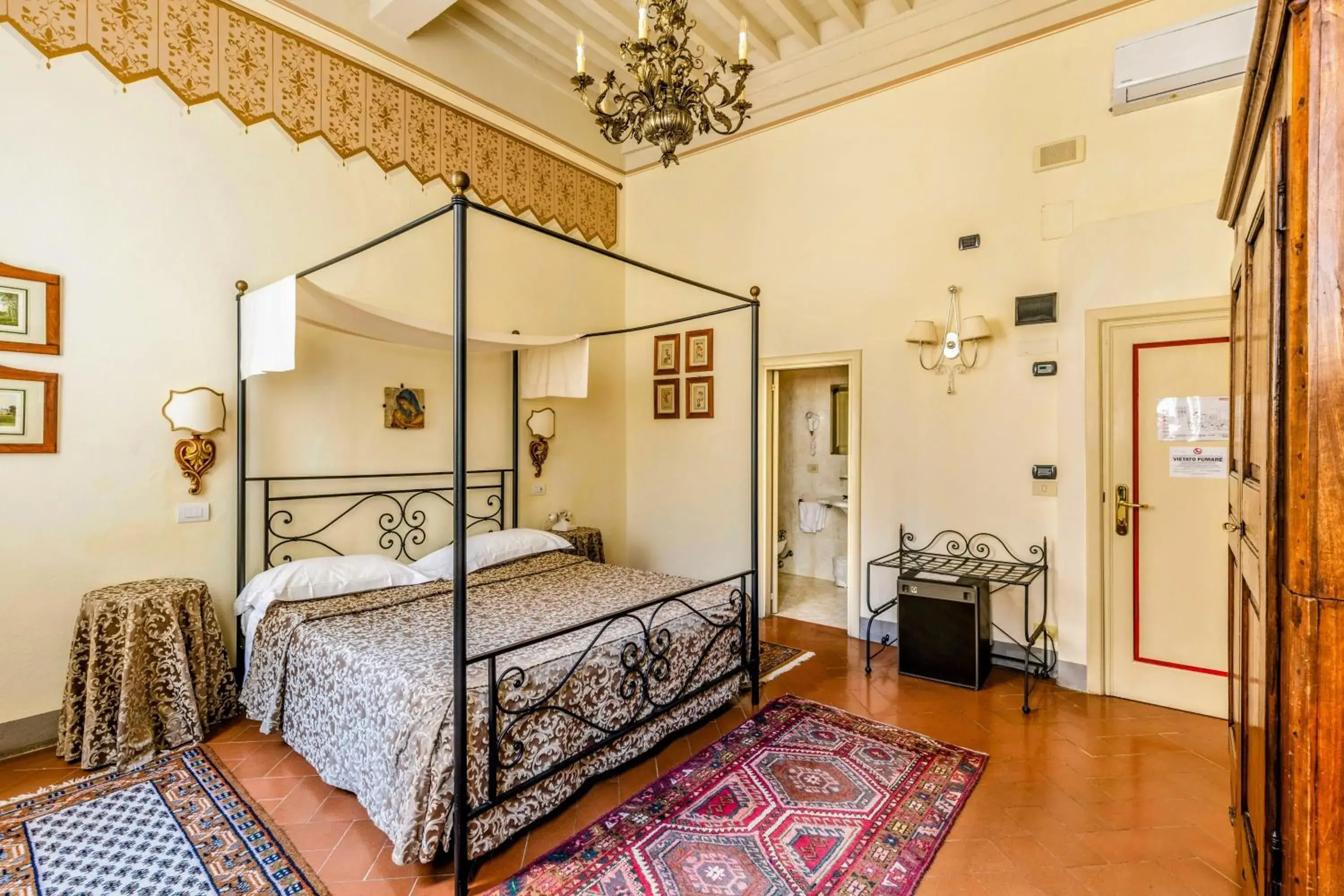 Bed in Hotel San Michele