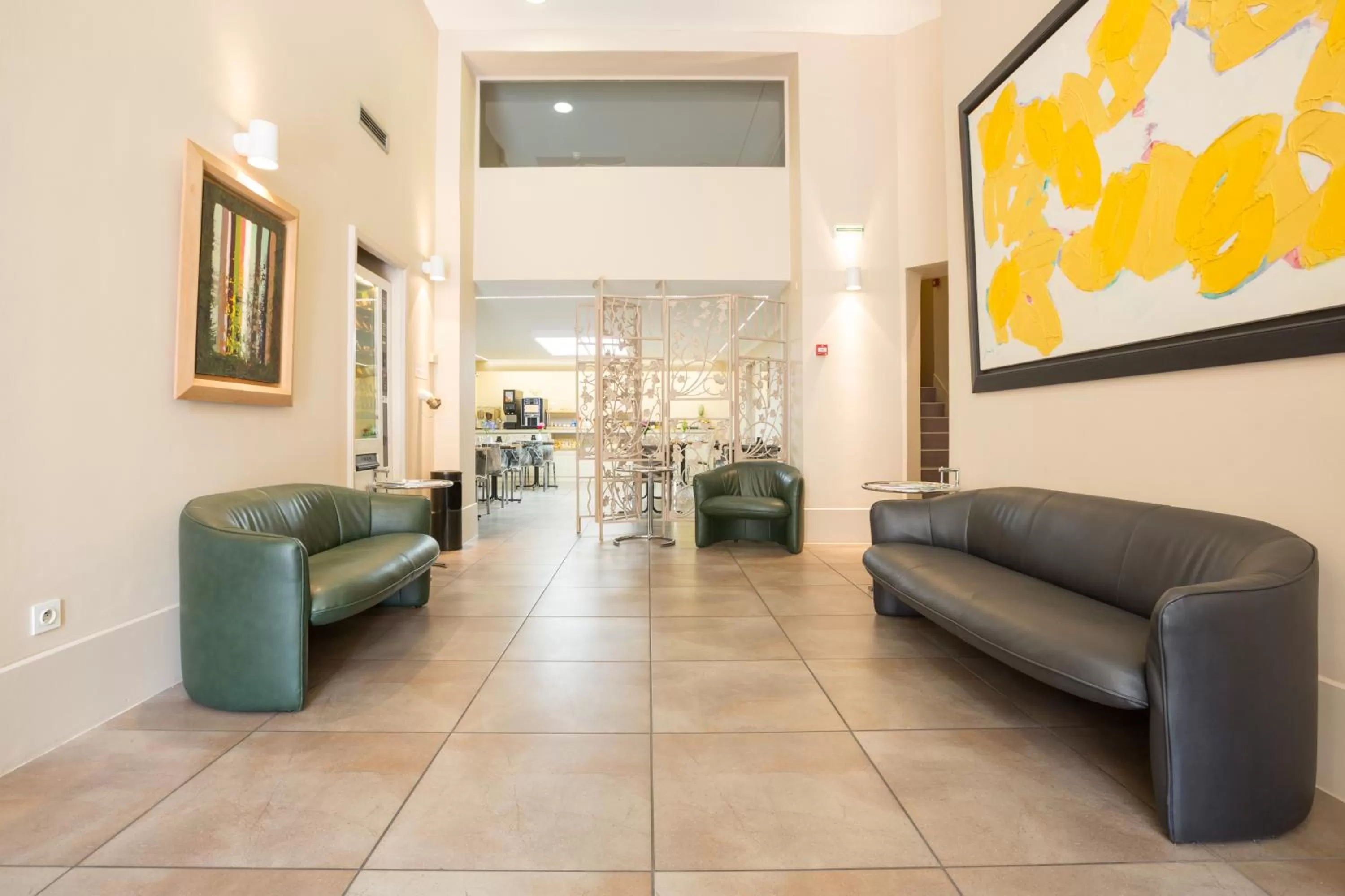 Lobby or reception in Hôtel Amirauté