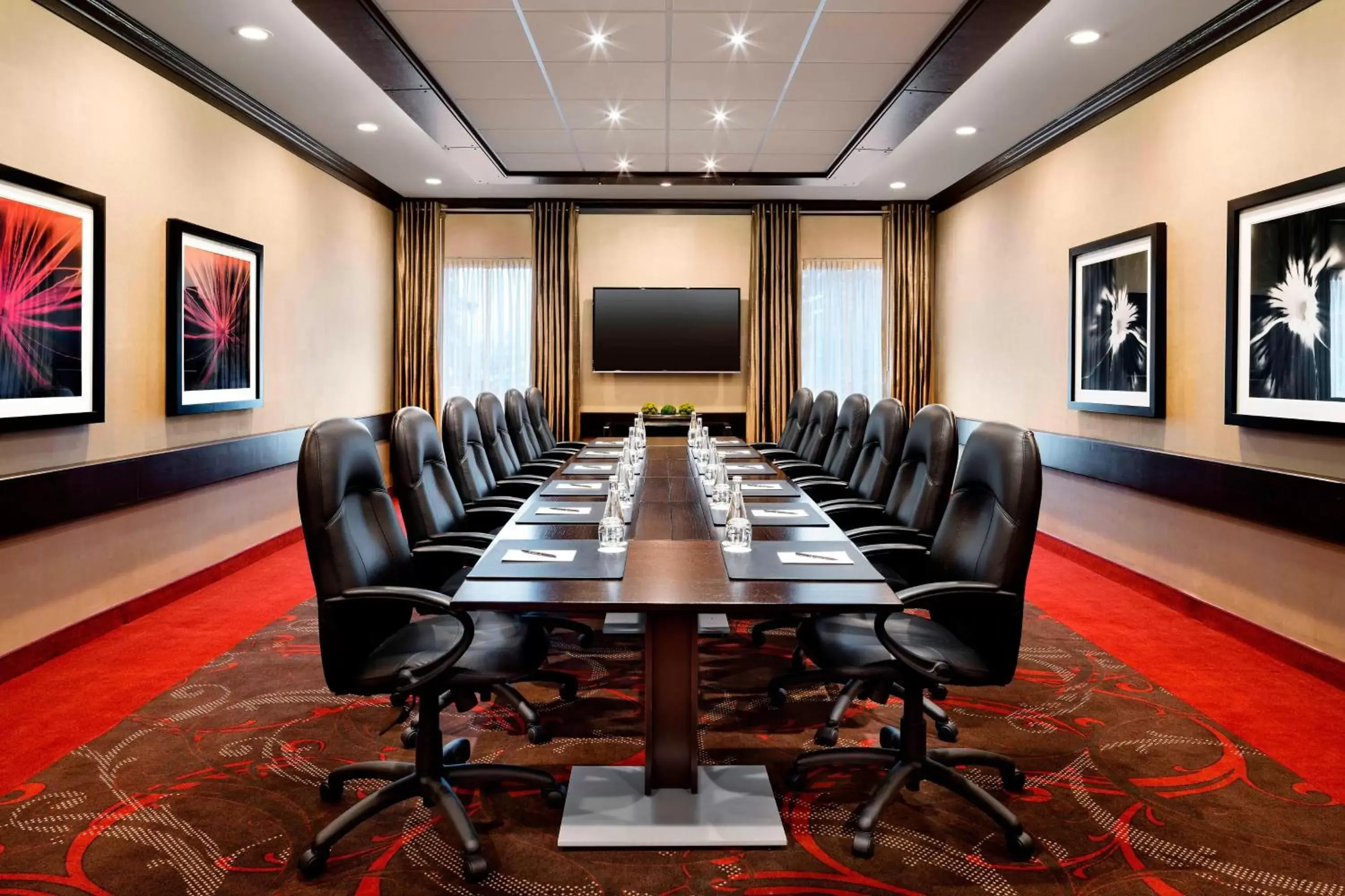 Meeting/conference room in Delta Hotels by Marriott Sault Ste. Marie Waterfront