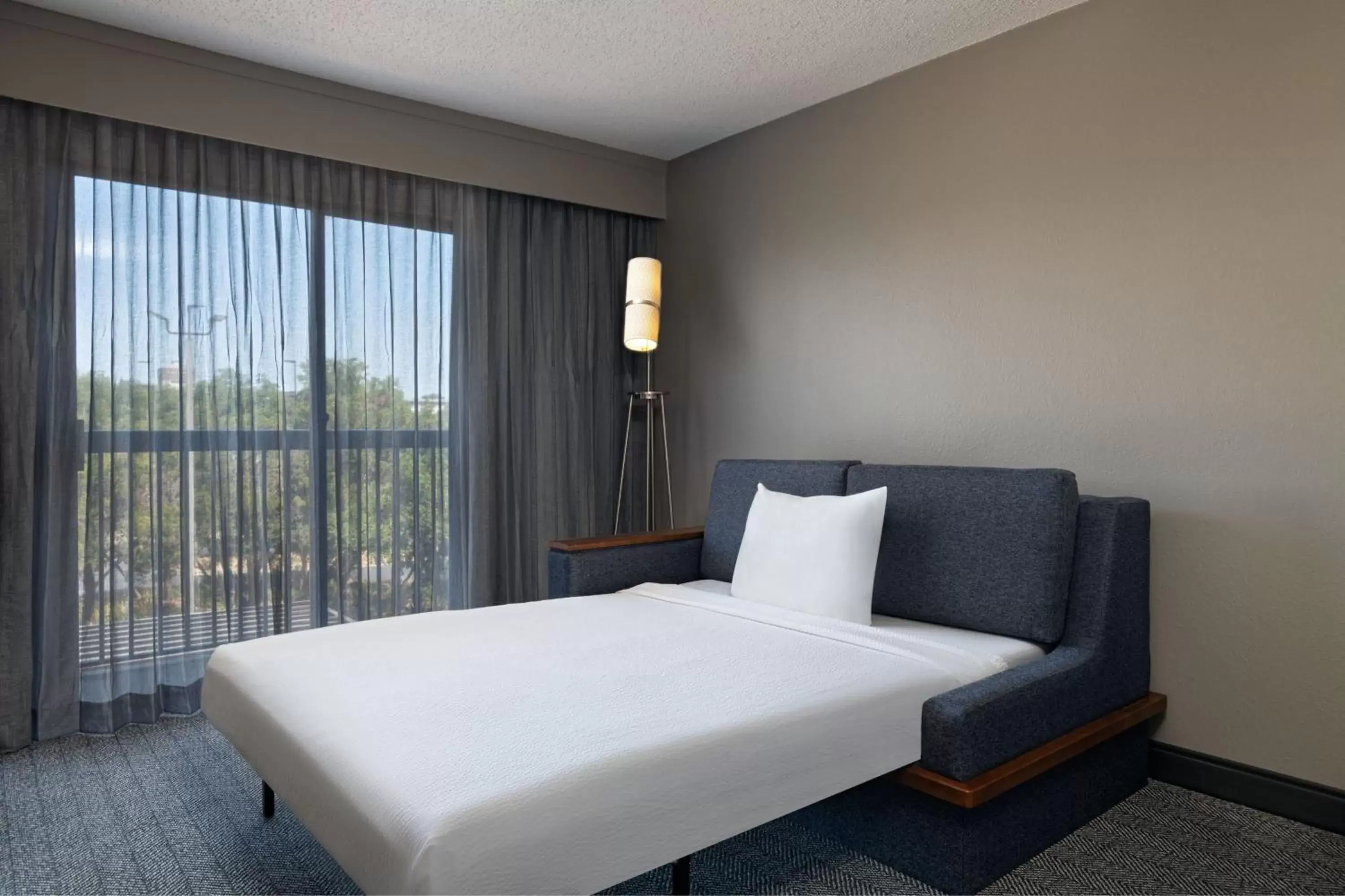Photo of the whole room, Bed in Courtyard by Marriott Austin The Domain Area
