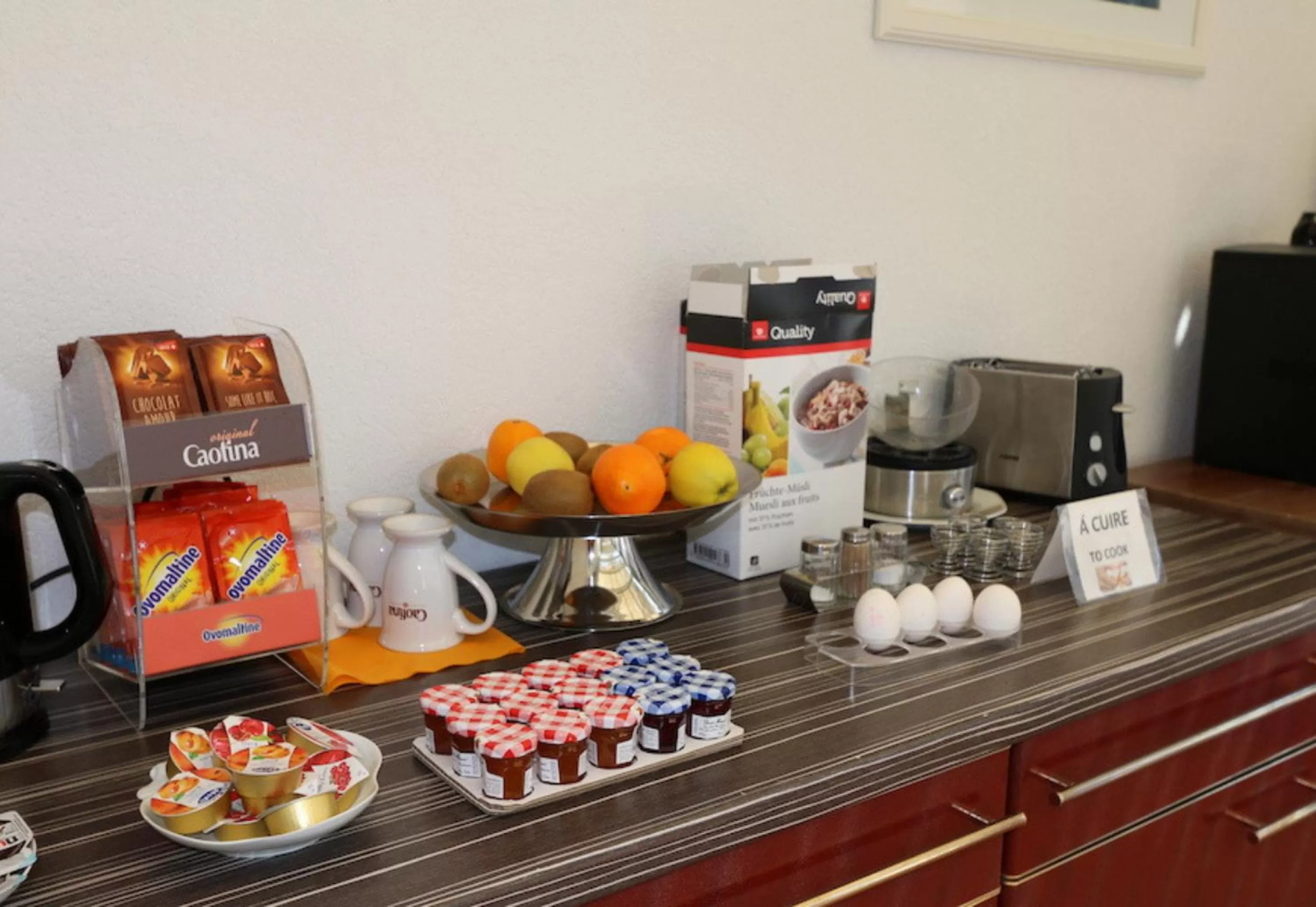 Breakfast in Hotel Du Quai