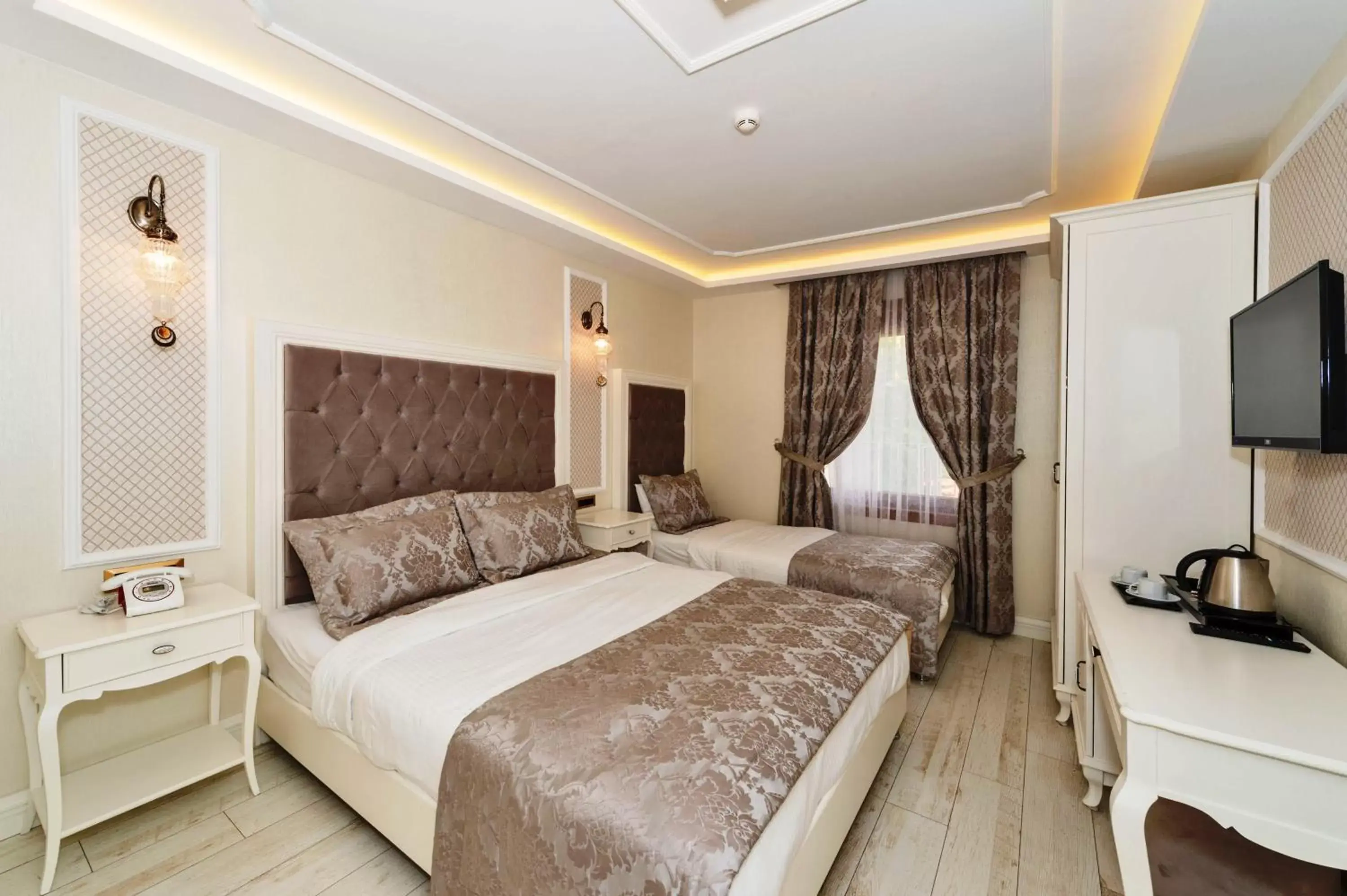 Bedroom, Bed in Zeynep Sultan Hotel