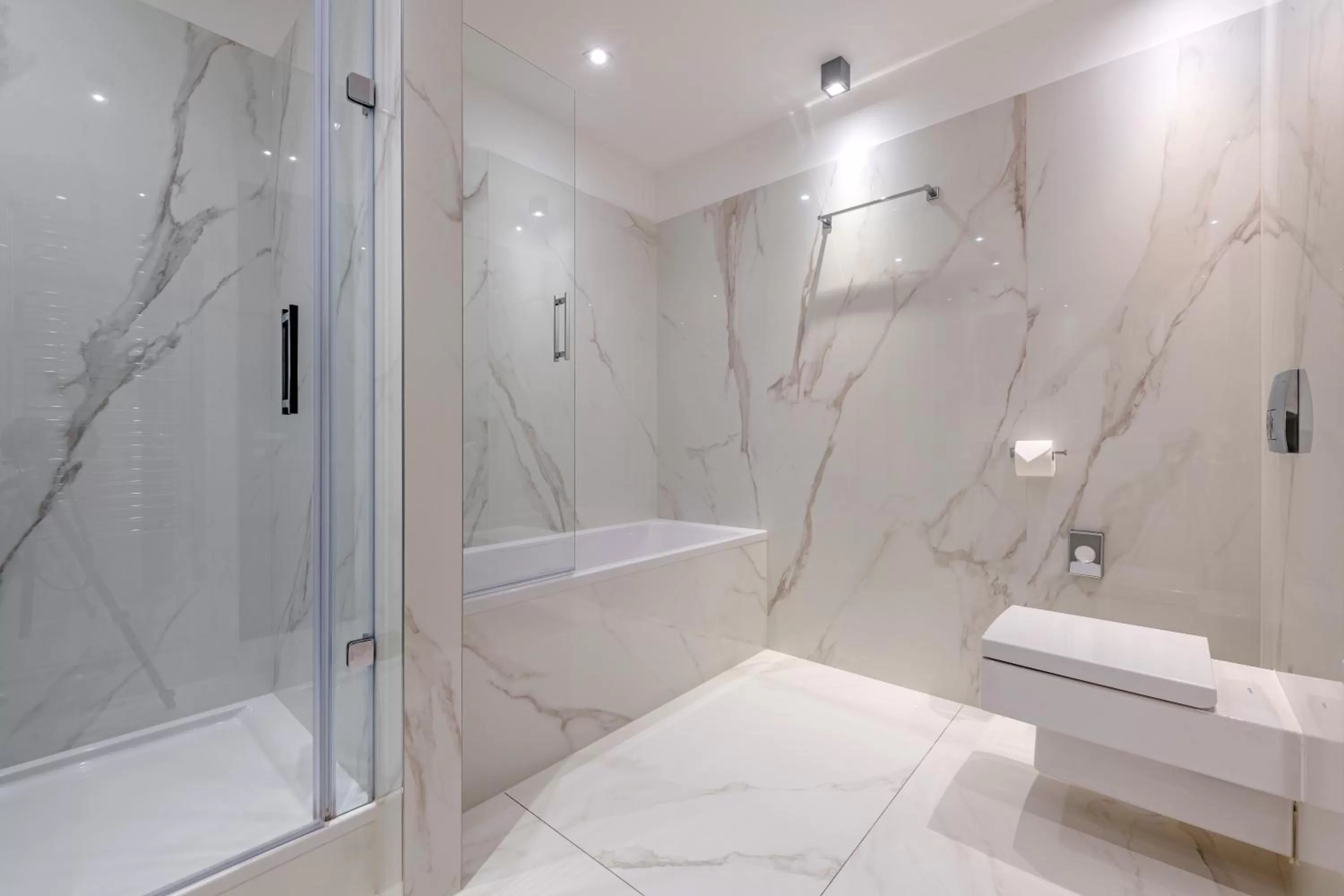 Shower in Continental Hotel Budapest