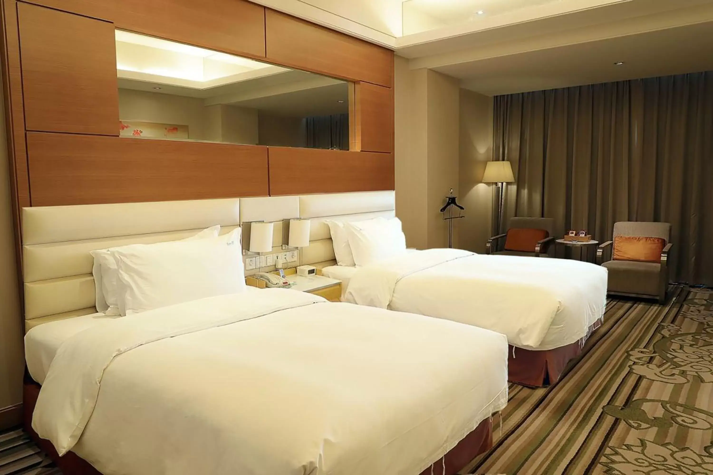 Photo of the whole room, Bed in Holiday Inn Tianjin Riverside, an IHG Hotel