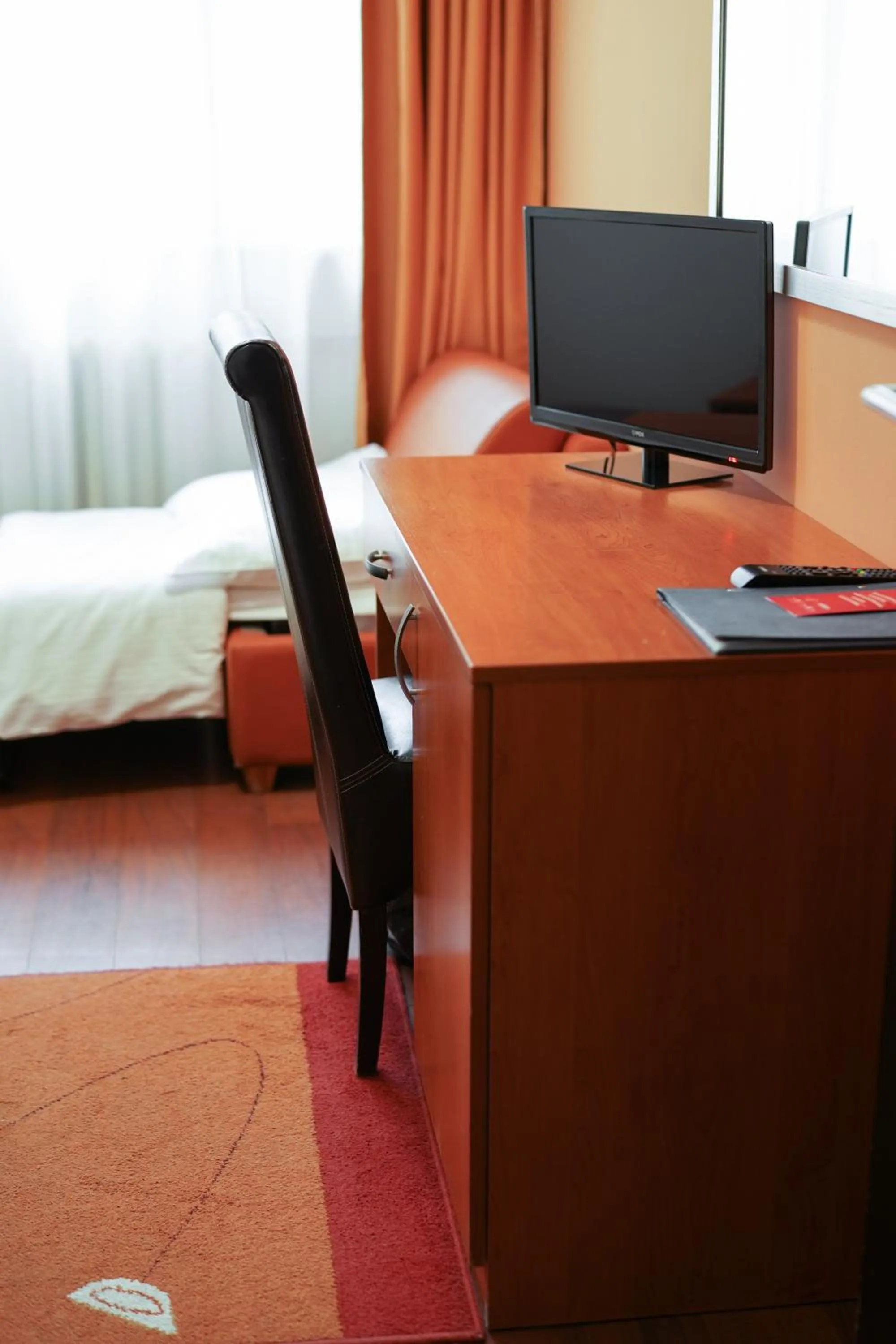 Bed in Hotel Srbija-FREE PARKING