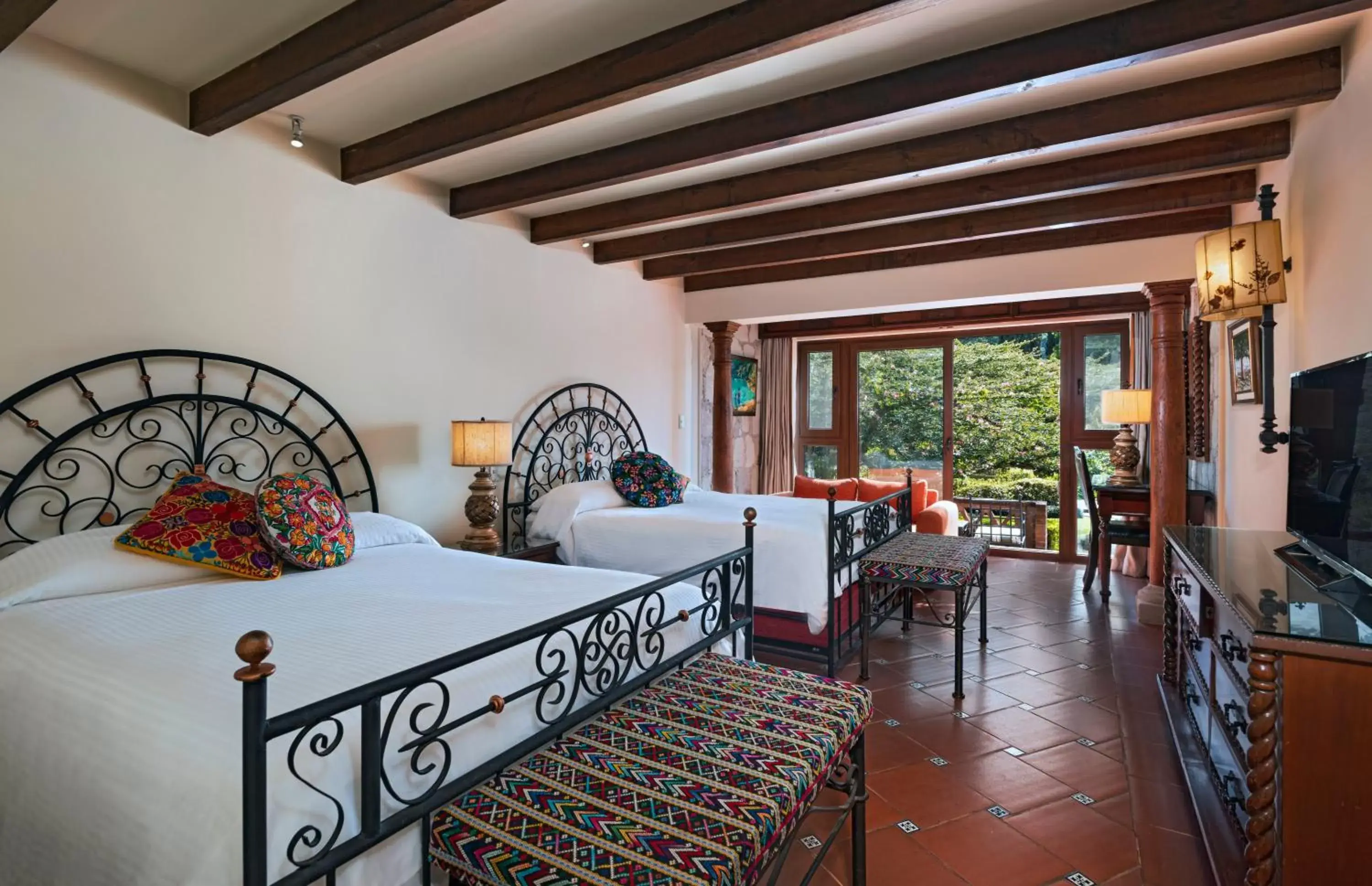 View (from property/room), Bed in Hotel Atitlan View (from property/room), Bed in Hotel Atitlan