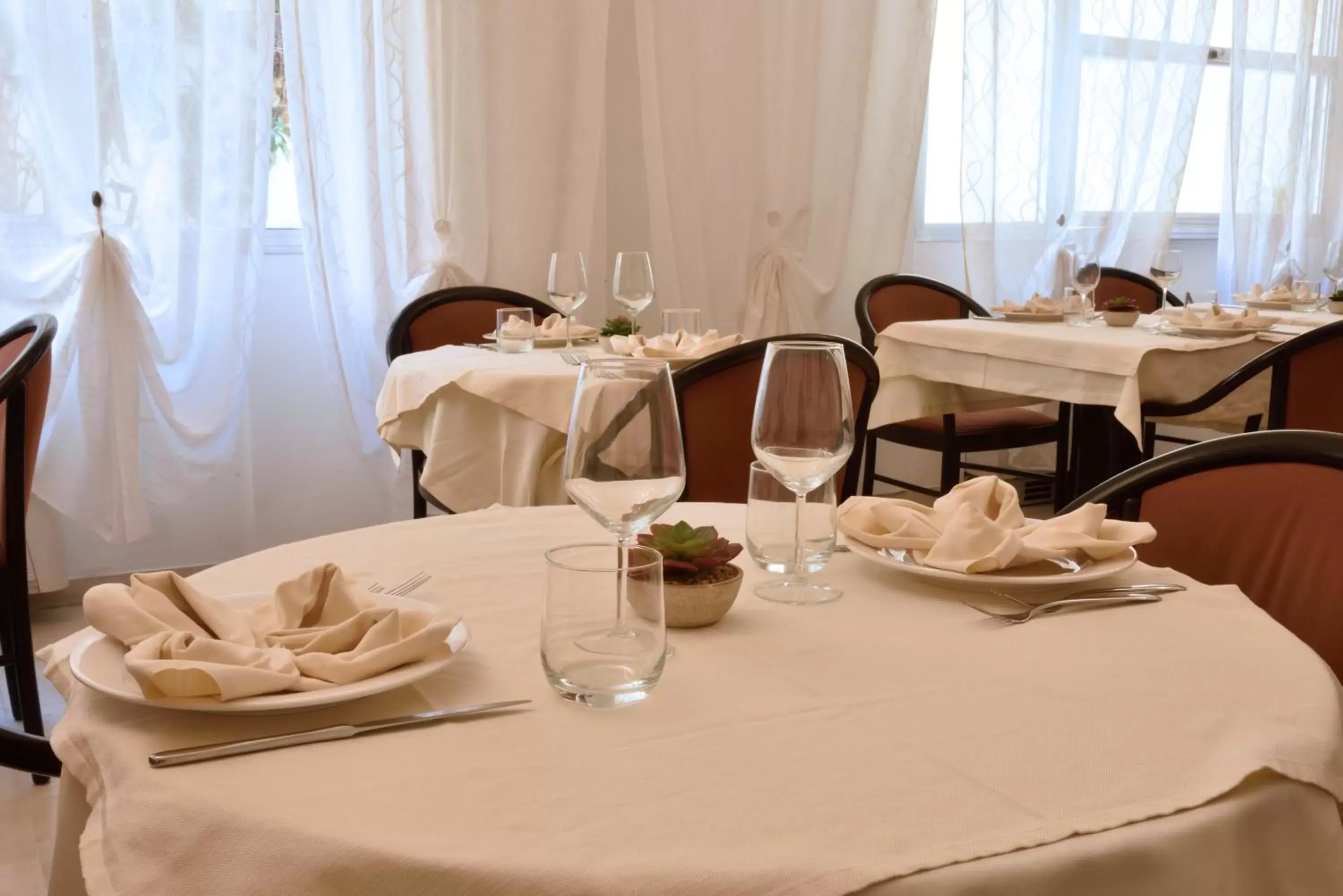 Restaurant/Places to Eat in Hotel Morchio Mhotelsgroup