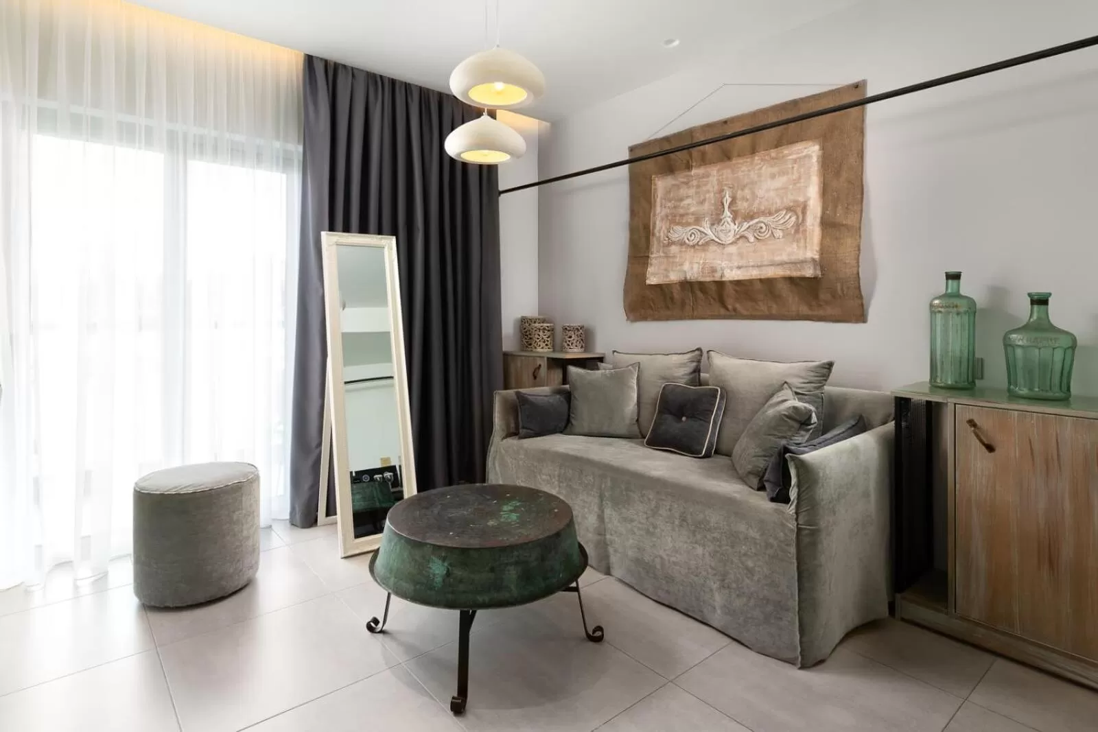 TV and multimedia in Elakati Luxury Boutique Hotel - Adults Only