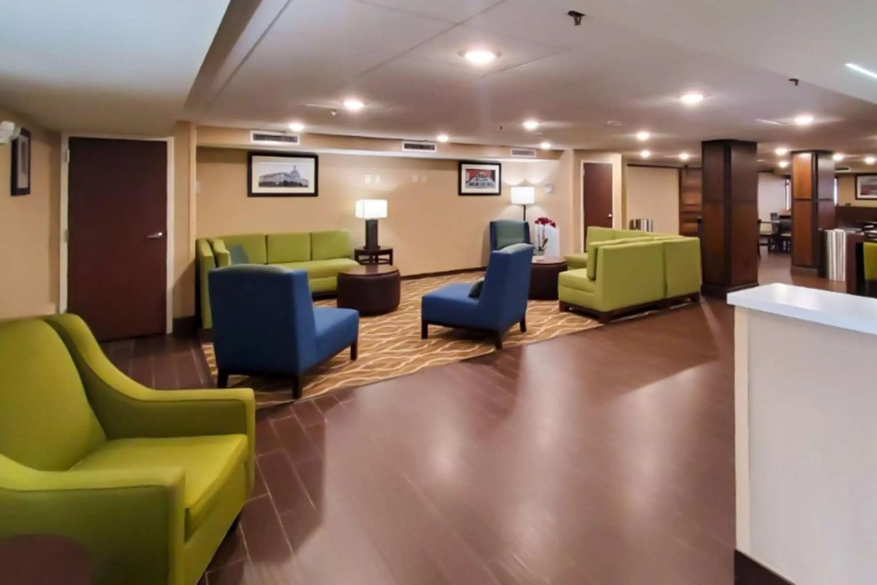 Lobby or reception in Comfort Inn Oxon Hill - National Harbor Lobby or reception in Comfort Inn Oxon Hill - National Harbor