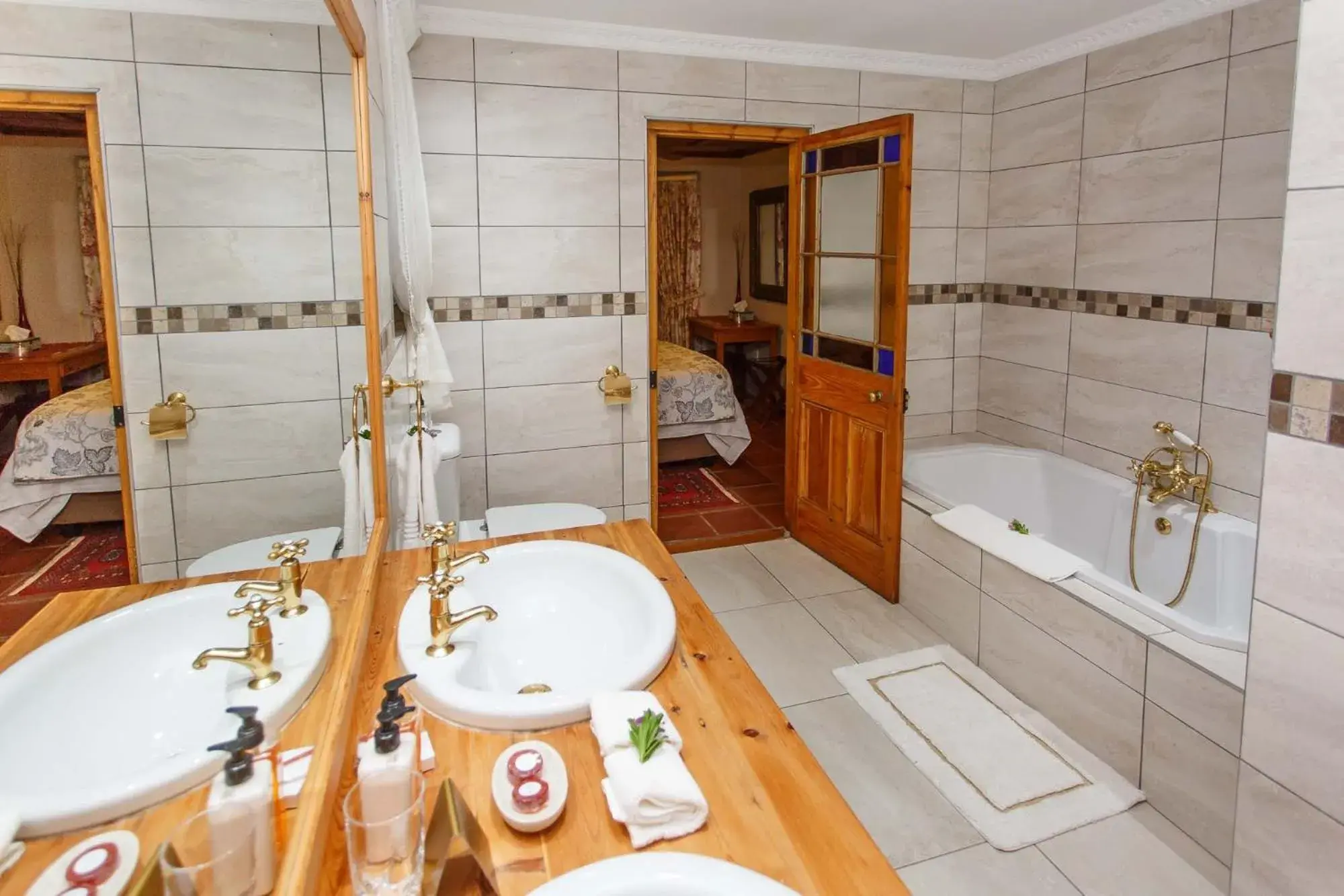 Bathroom in De Denne Country Guest House