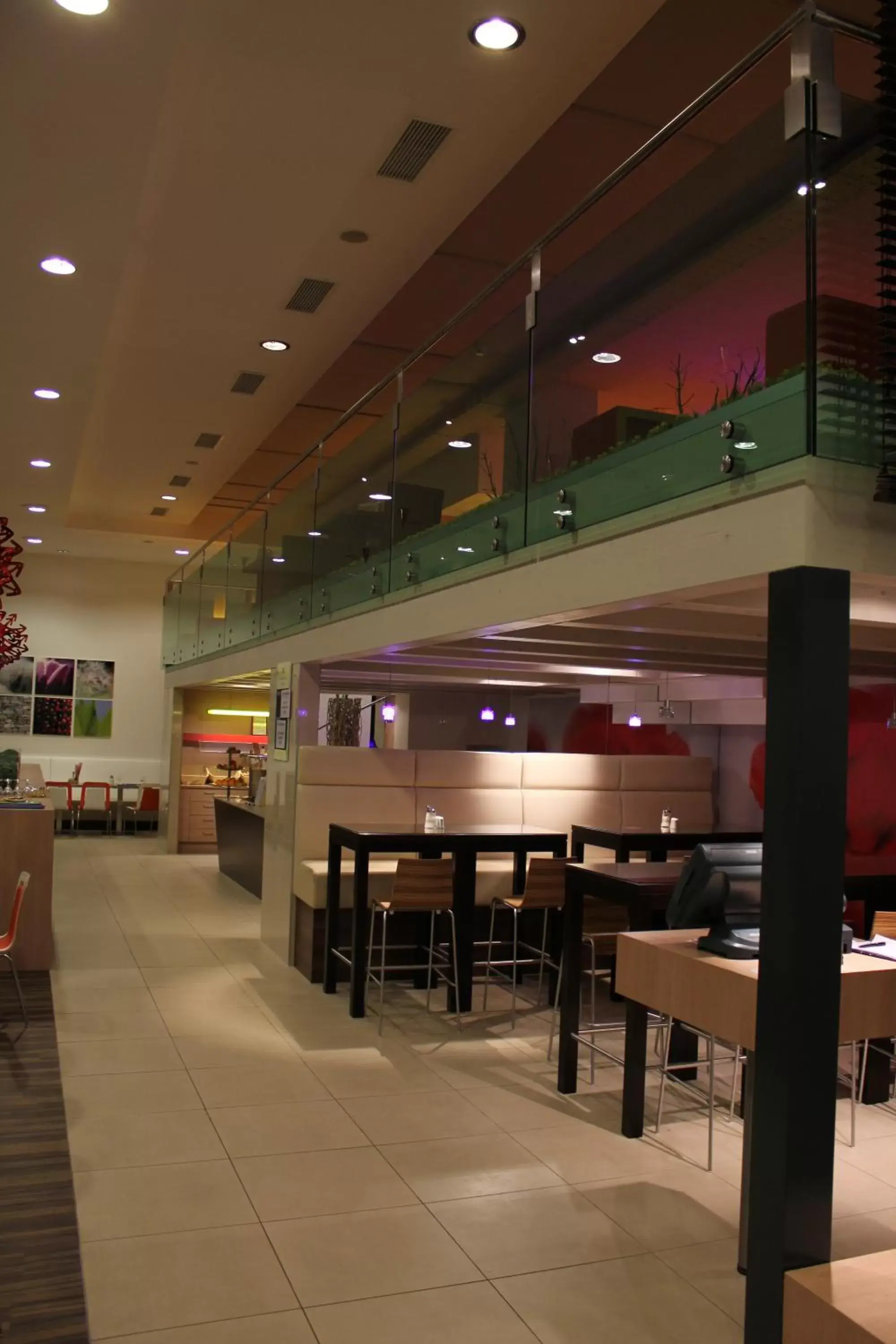 Lounge or bar, Restaurant/Places to Eat in Ibis Wien Messe