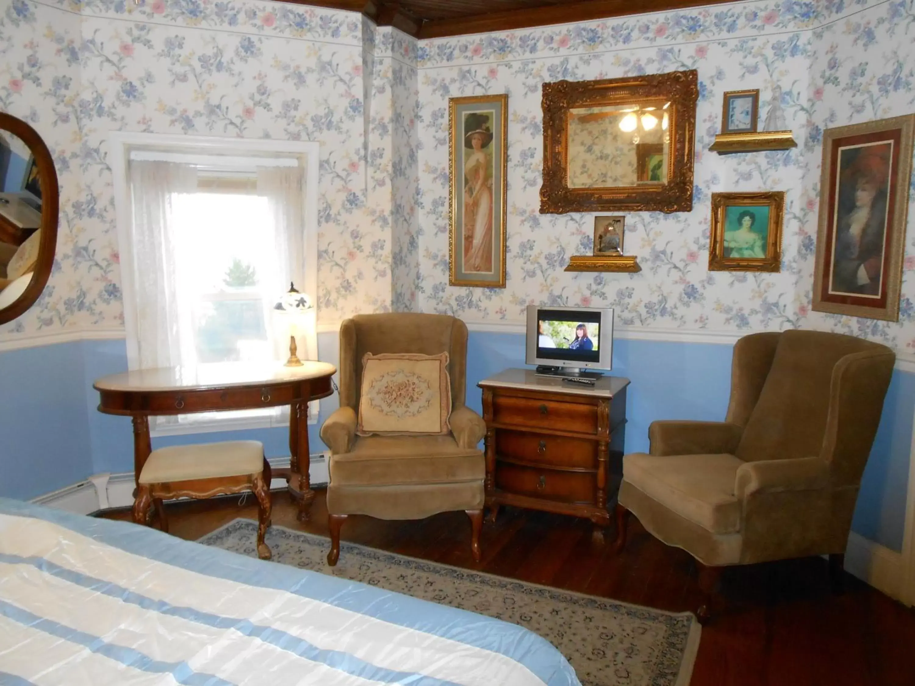 Decorative detail, Seating Area in Angel of the Sea Bed and Breakfast