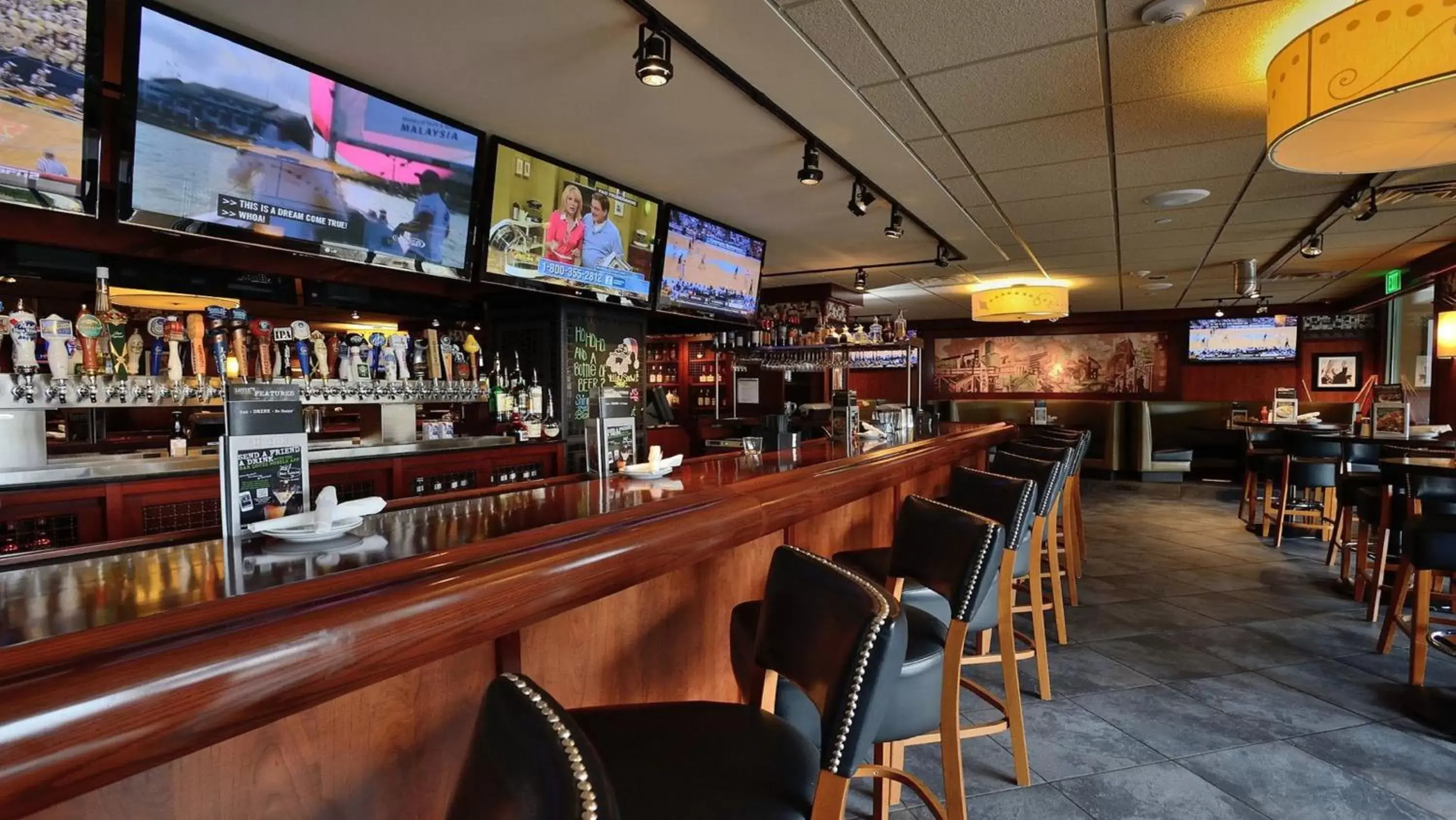 Restaurant/places to eat, Lounge/Bar in Holiday Inn Chicago/Oak Brook, an IHG Hotel