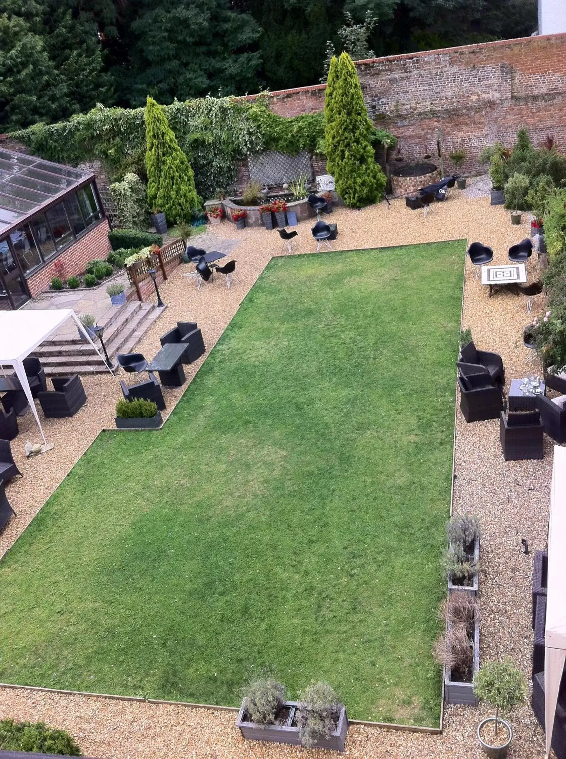 Garden, Pool View in Kings Hotel