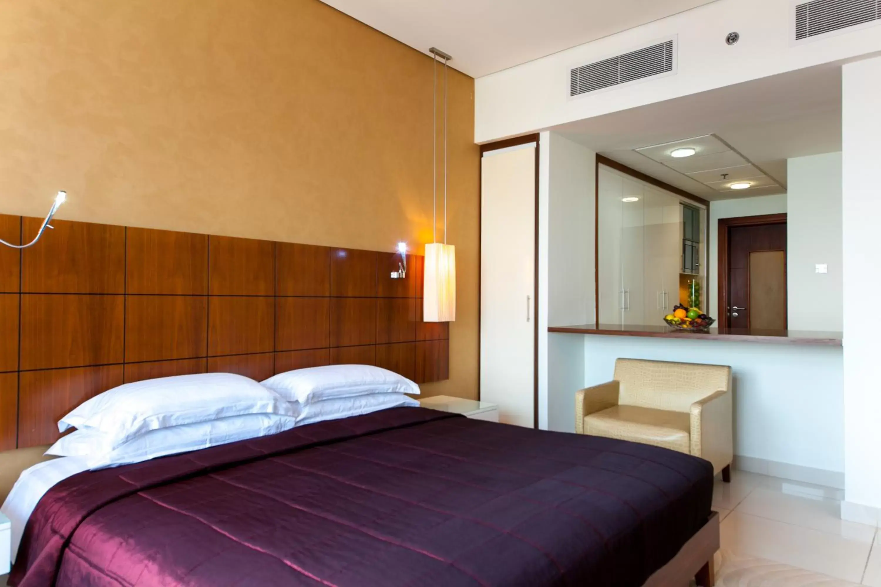 Bed in Fraser Suites Doha