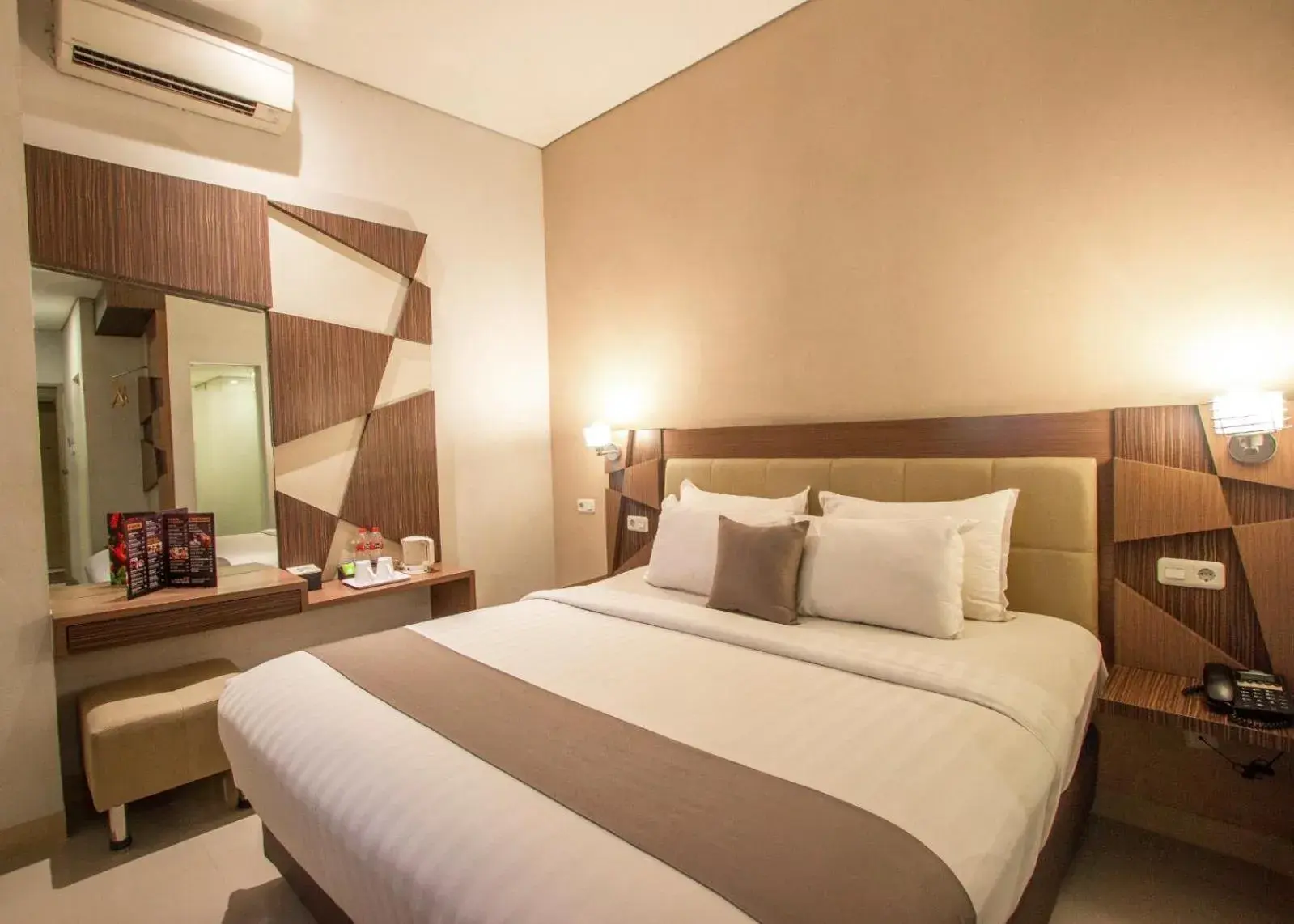 Bedroom, Bed in HOTEL FORTUNAGRANDE MALIOBORO formerly Hotel Dafam Fortuna