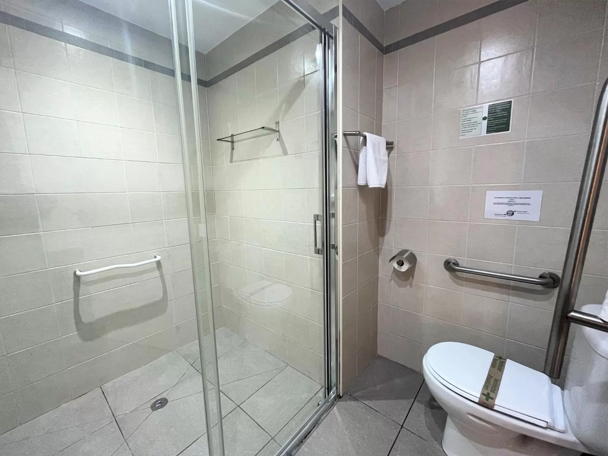 Bathroom in Vitium Córdoba