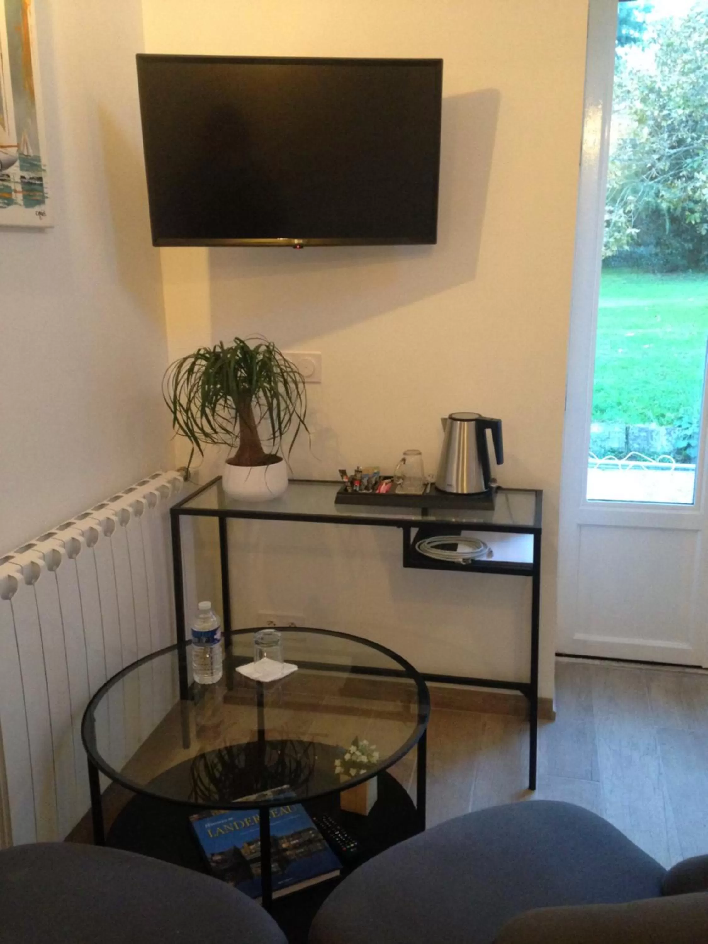 TV and multimedia in Auberge de Keranden