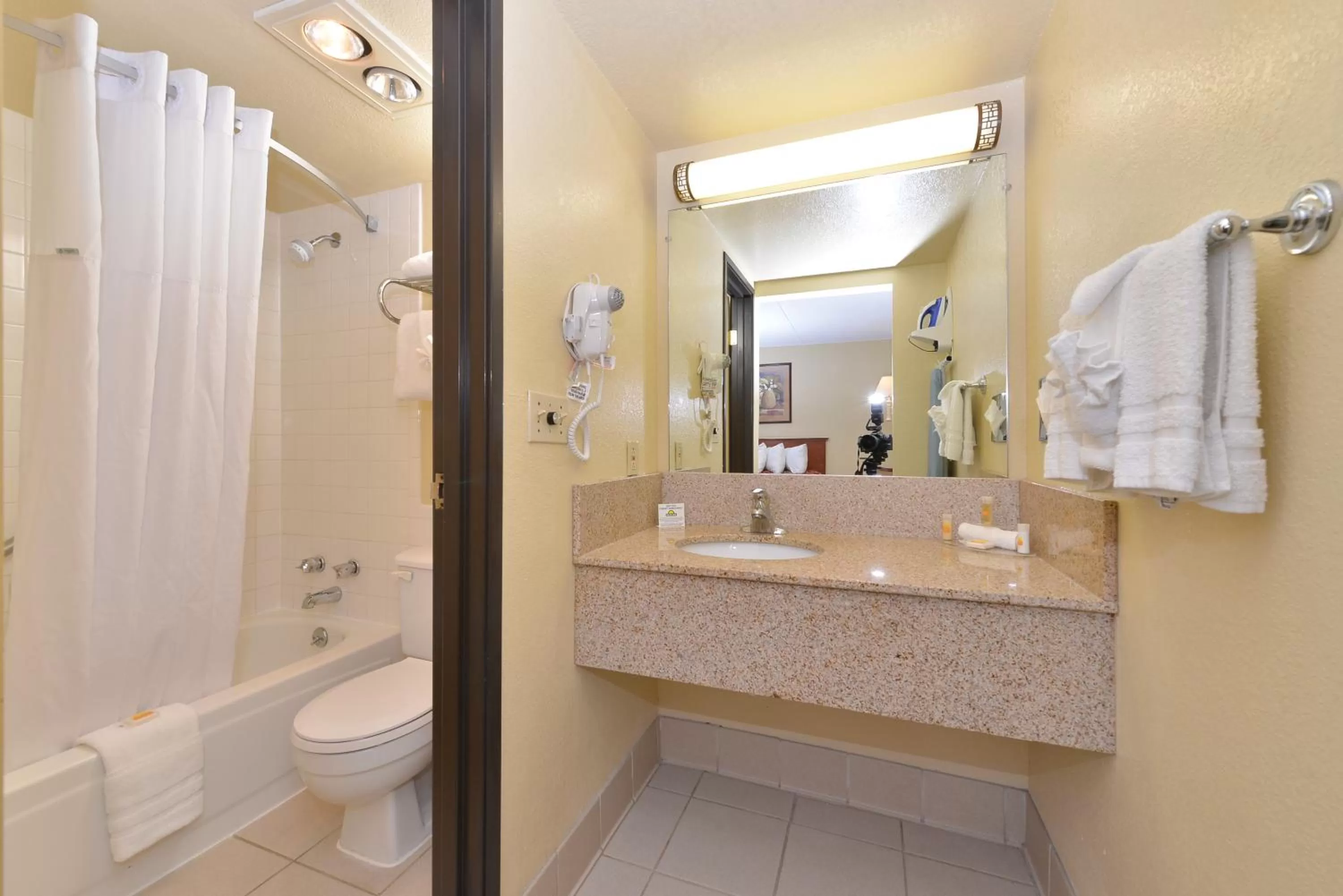 King Suite - Non-Smoking in Days Inn by Wyndham Casper