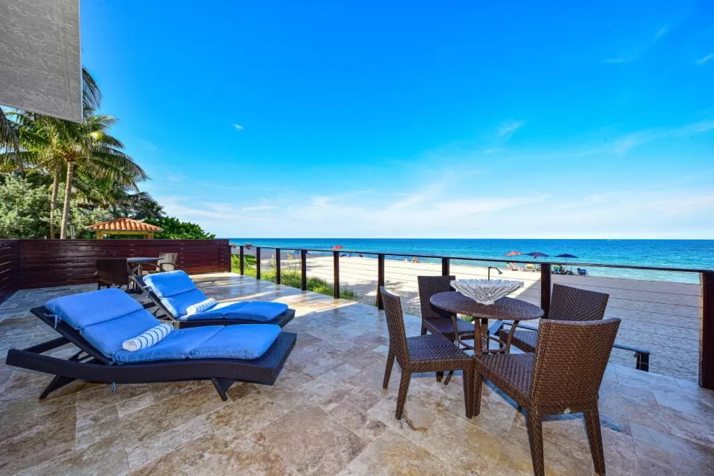 Patio in Sun Tower Hotel & Suites on the Beach