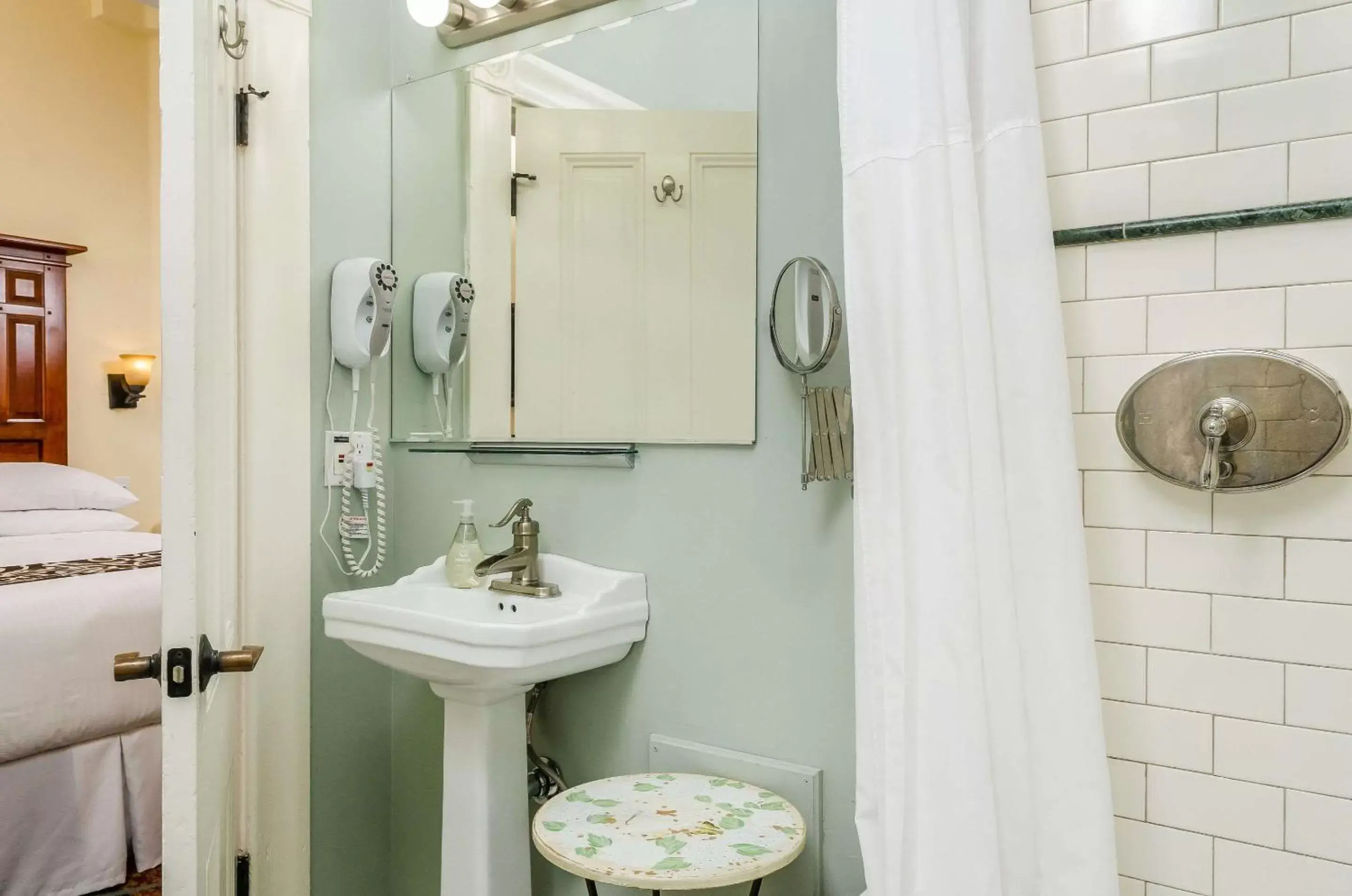 Bathroom in Hotel Napa Valley, Ascend Hotel Collection