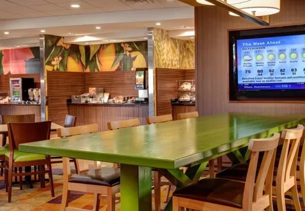 Restaurant/places to eat in Fairfield Inn & Suites by Marriott Detroit Canton