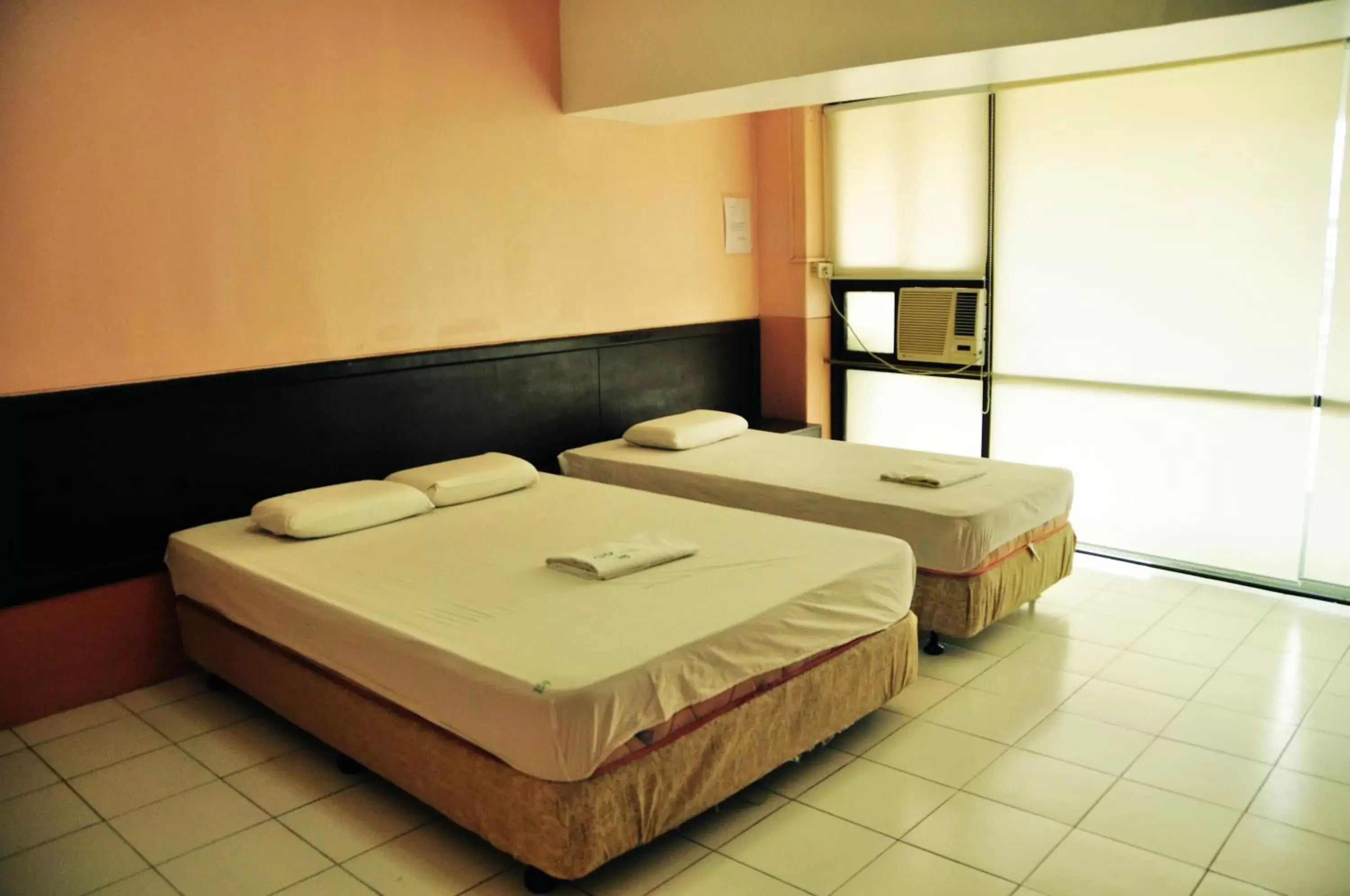 Bed in GV Hotel - Lapu-Lapu City