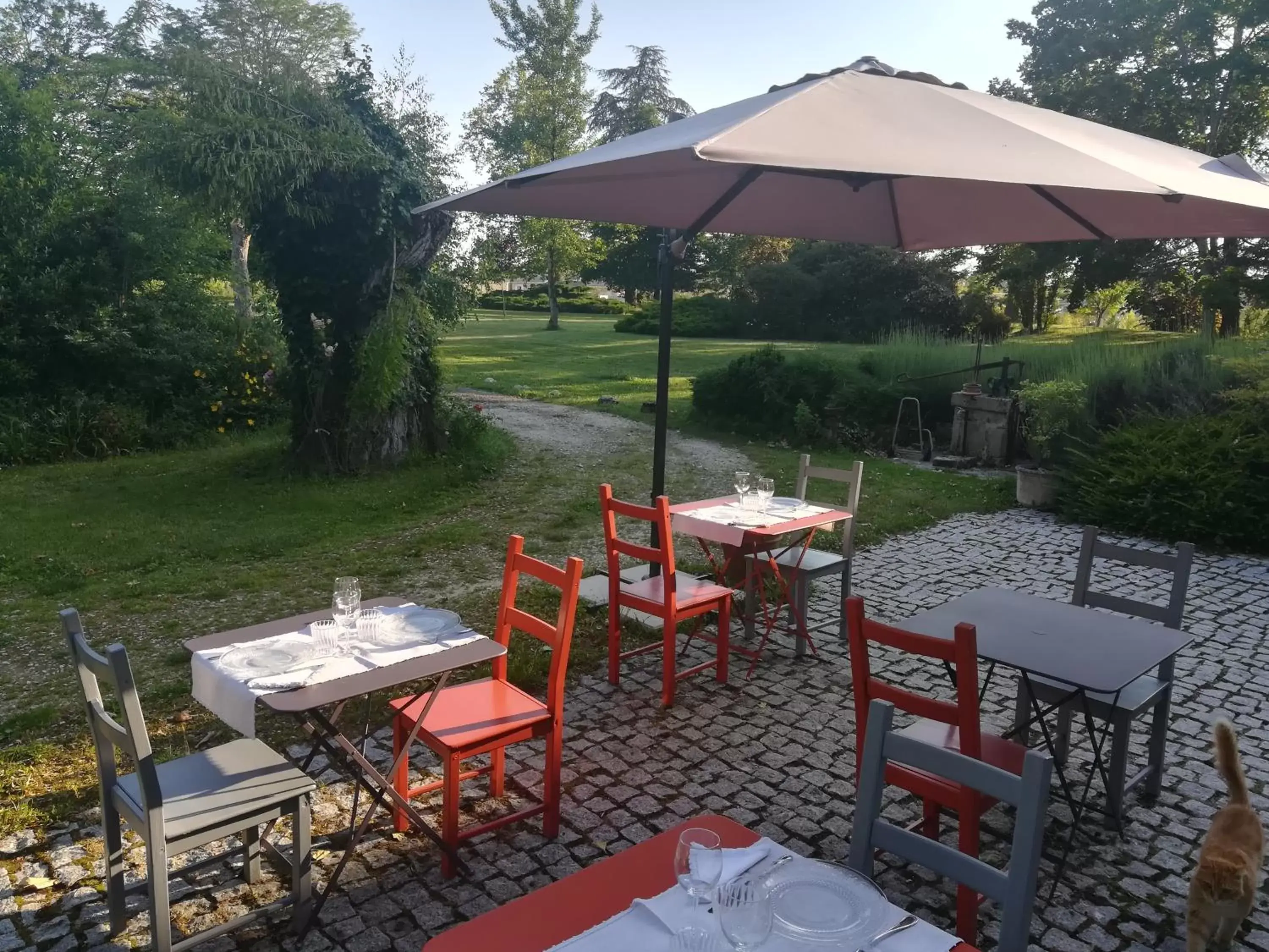 Restaurant/Places to Eat in Domaine Maison Dodo