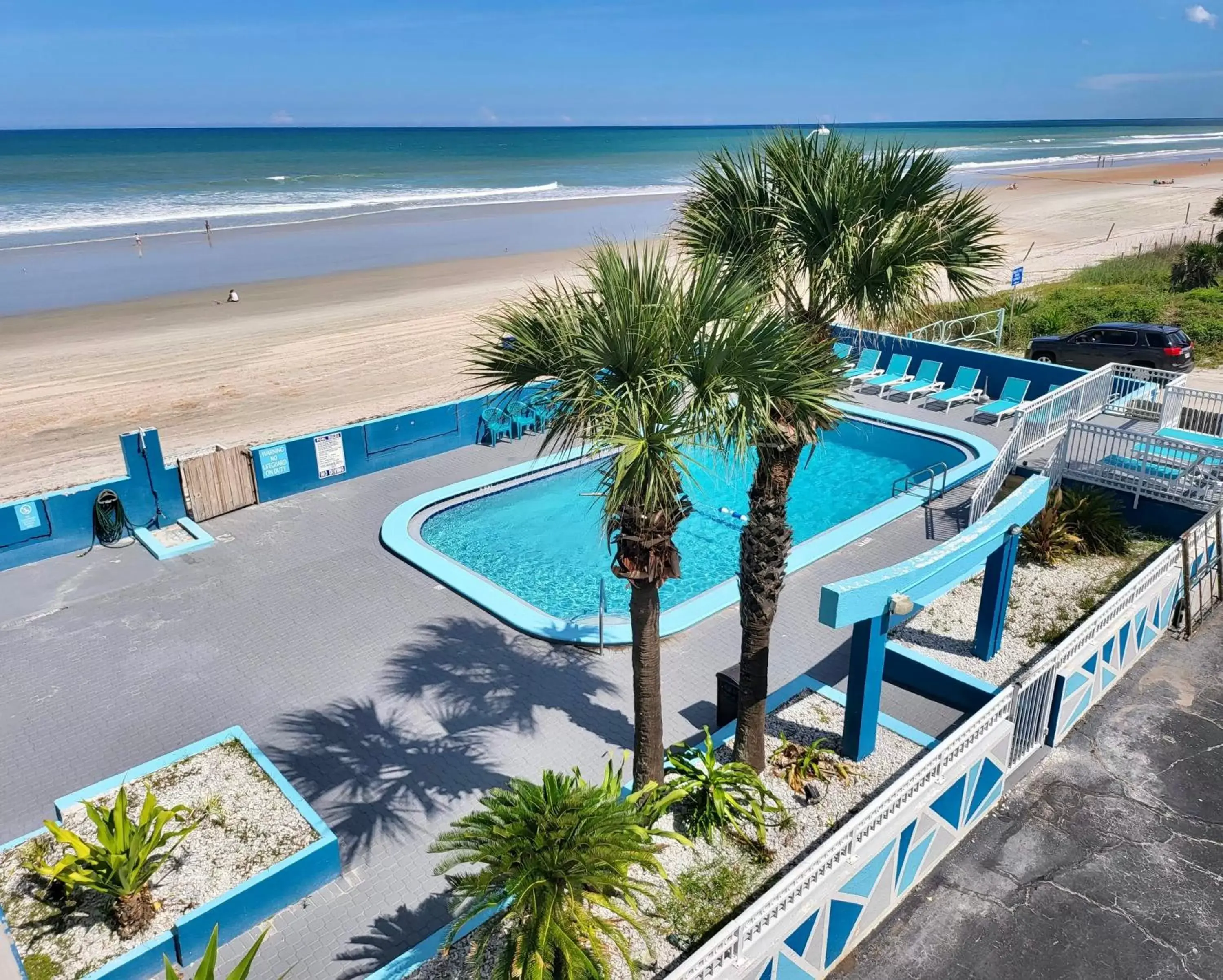 Swimming pool, Pool View in Chateau Mar Beach Resort