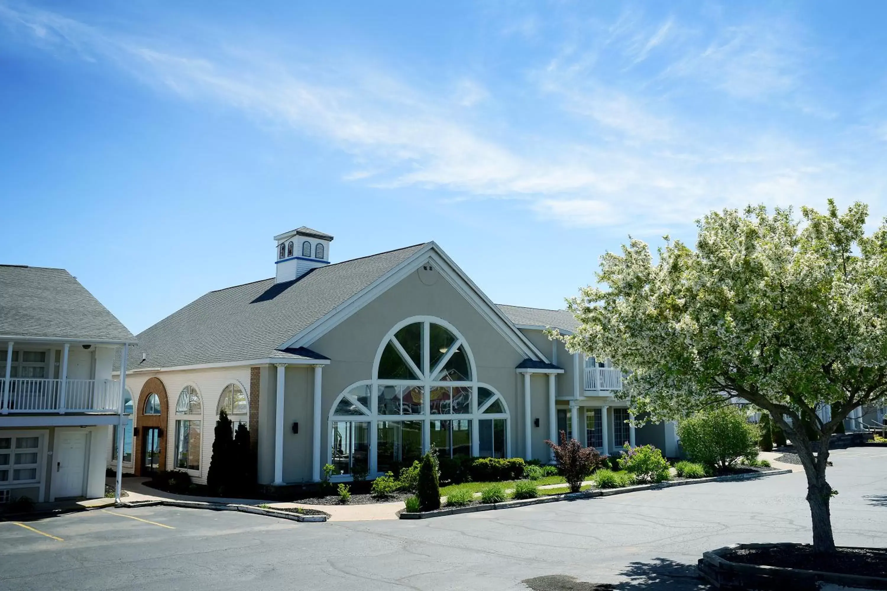 Nearby landmark, Facade/Entrance in Baymont by Wyndham St. Ignace Lakefront