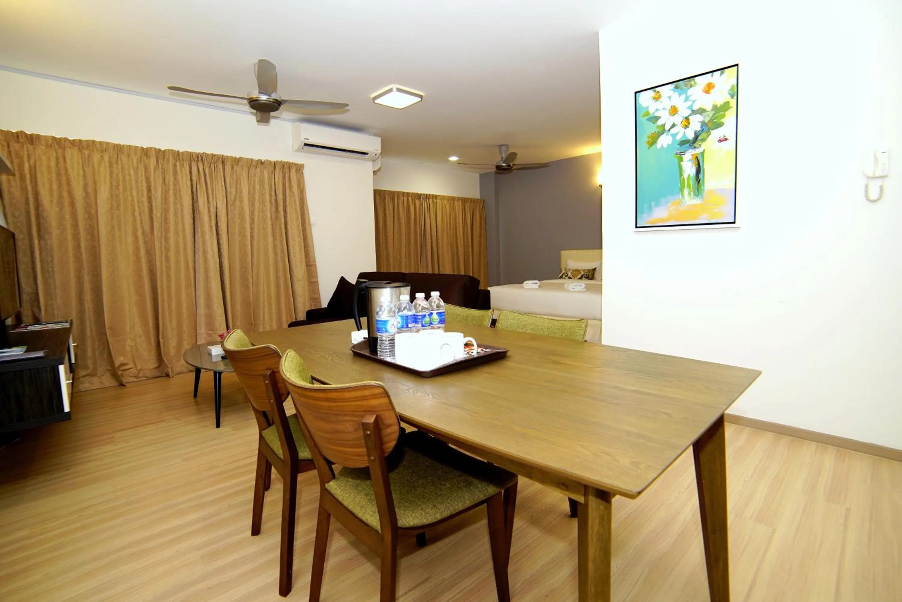 Dining area in Alami Garden Hotel