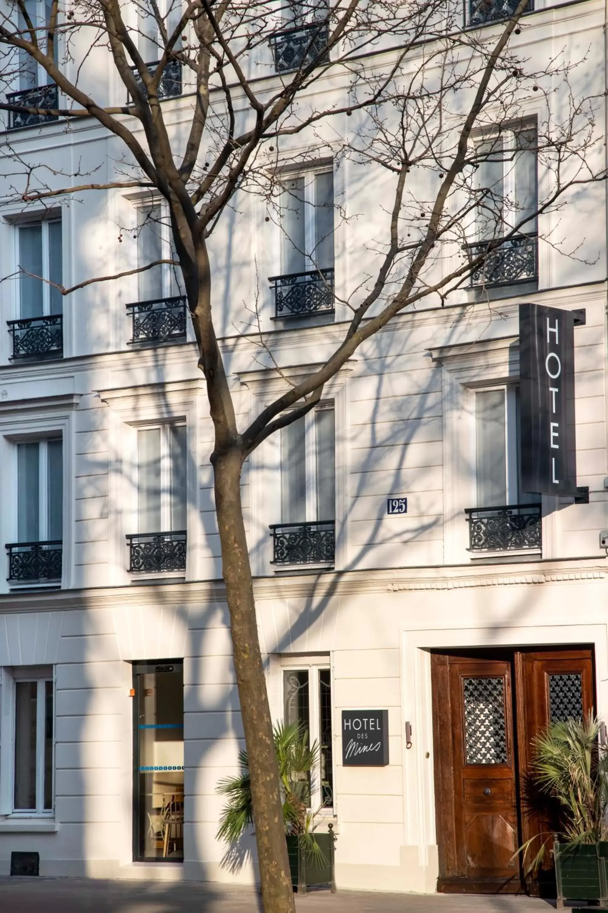 Property building in Hôtel Des Mines Property building in Hôtel Des Mines