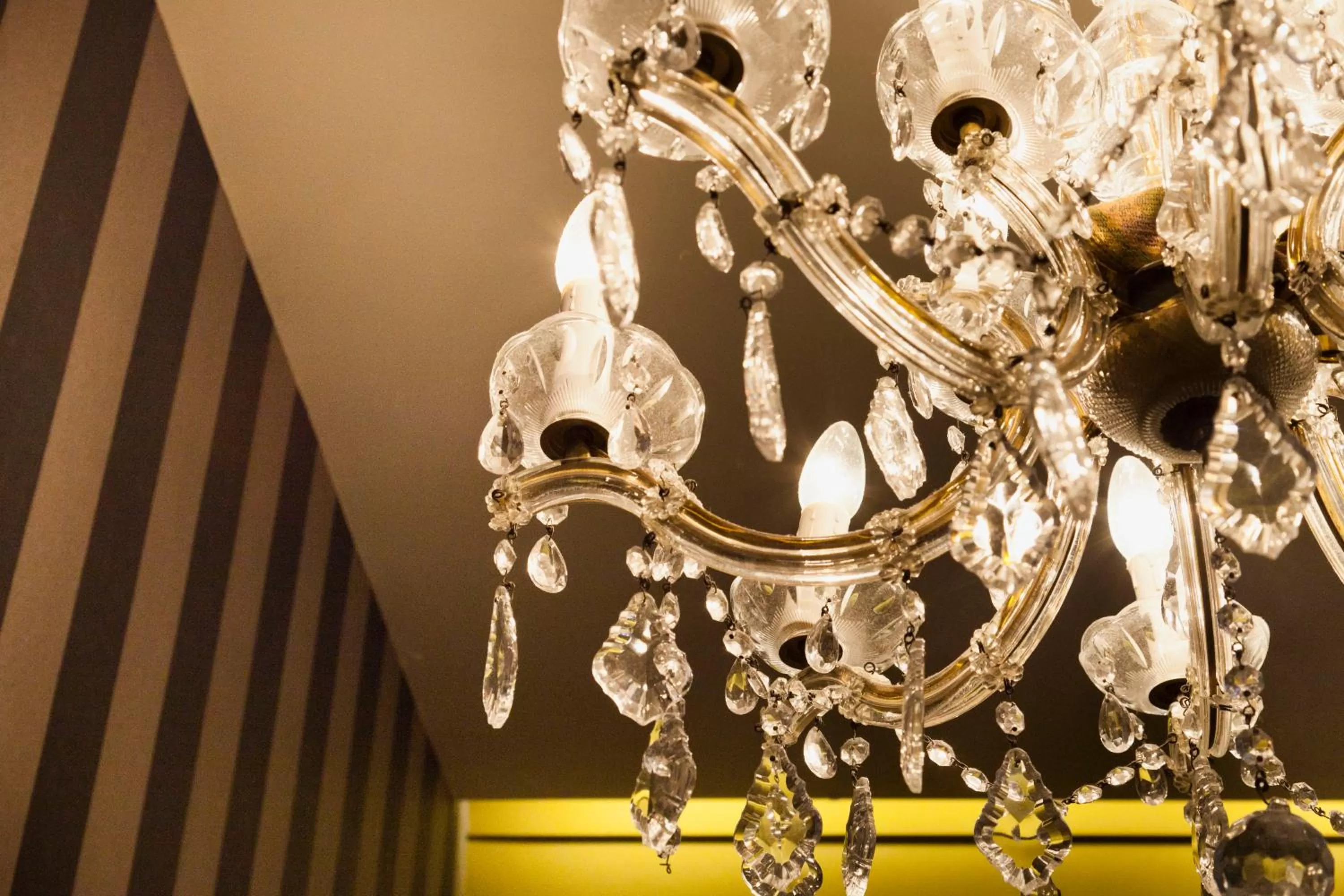Decorative detail in Hotel Diamonds and Pearls