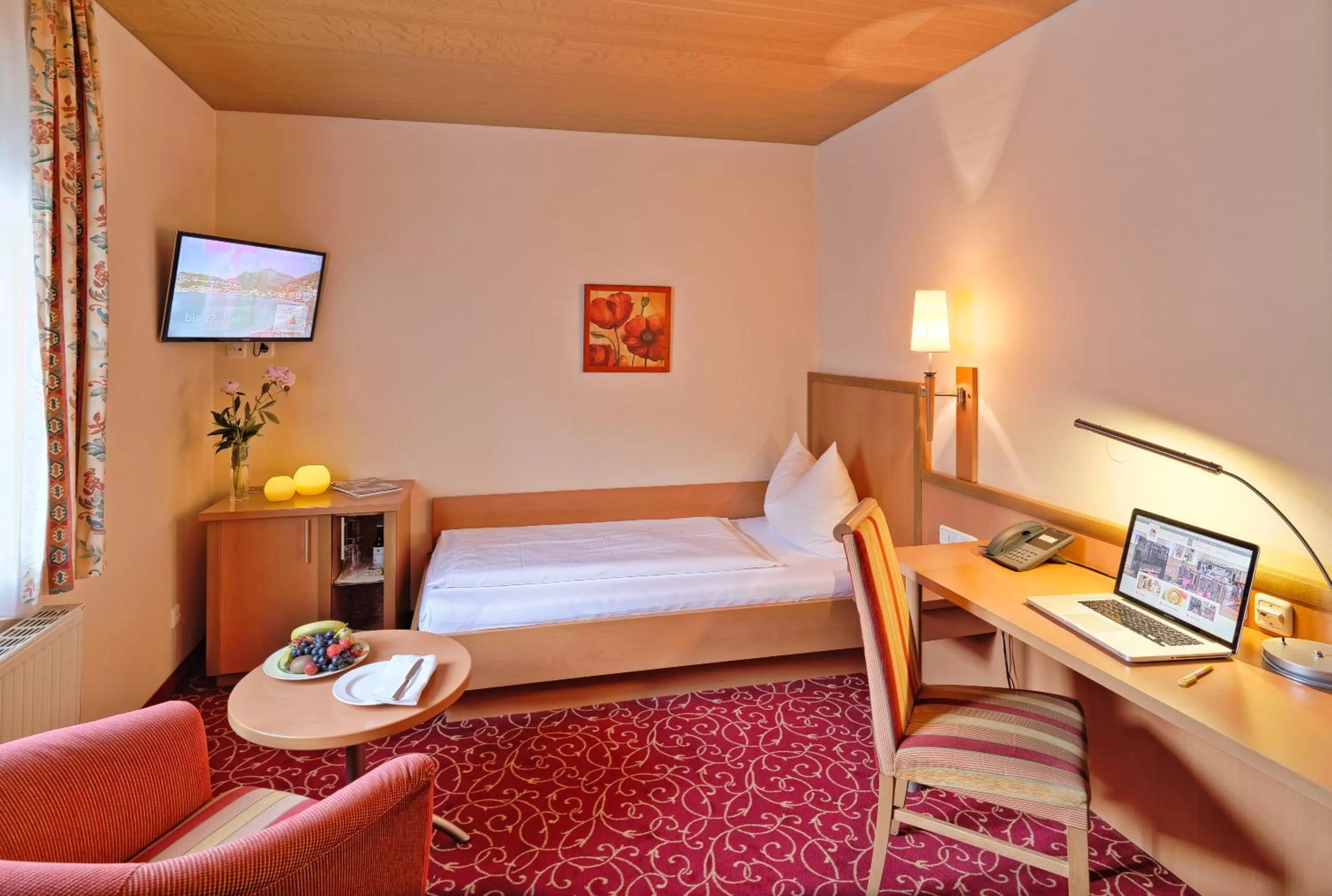 Photo of the whole room, Bed in Hotel Mader