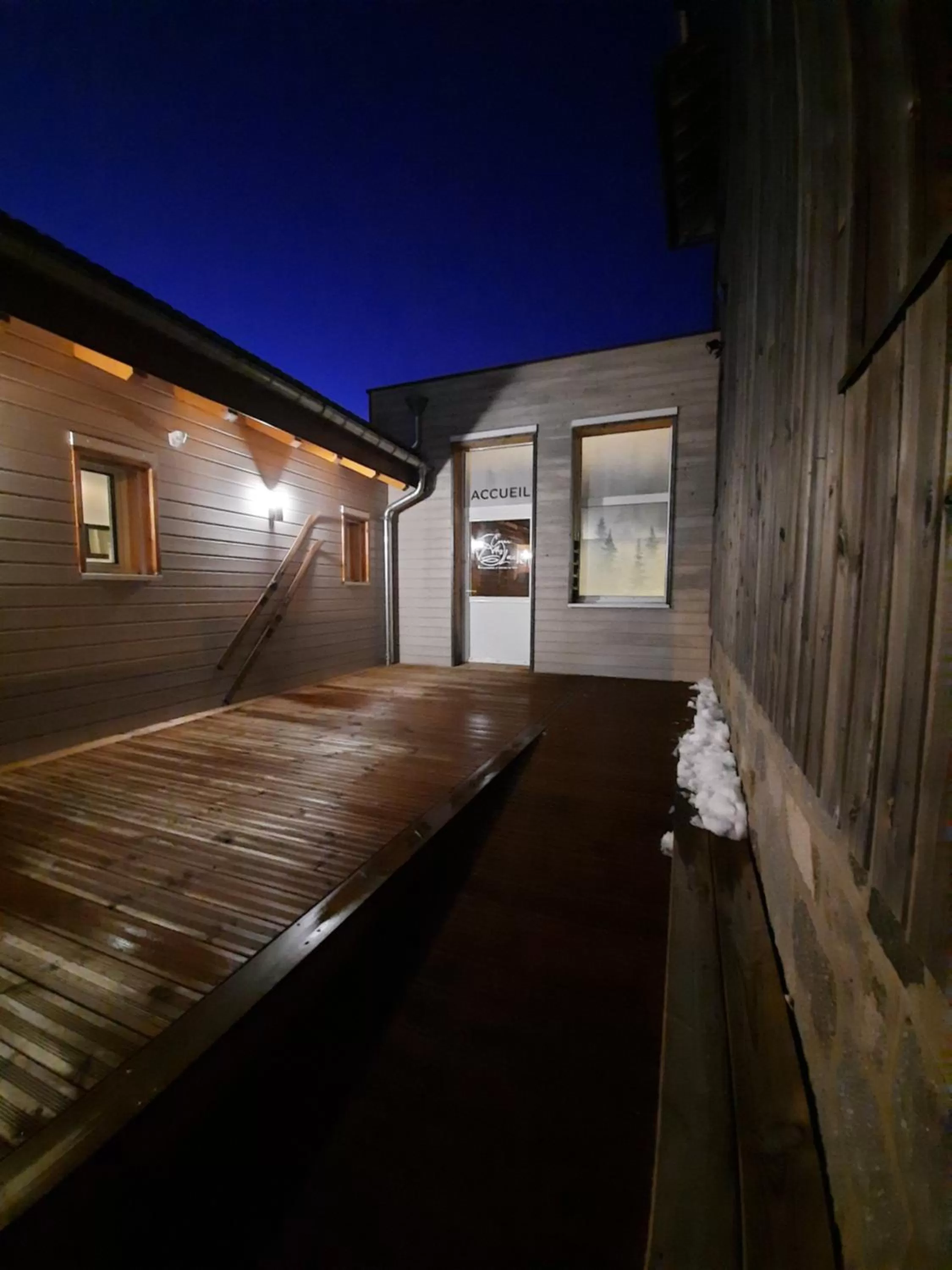 Facade/entrance in Au Cœur des Lacs - Chambres d'hôtes