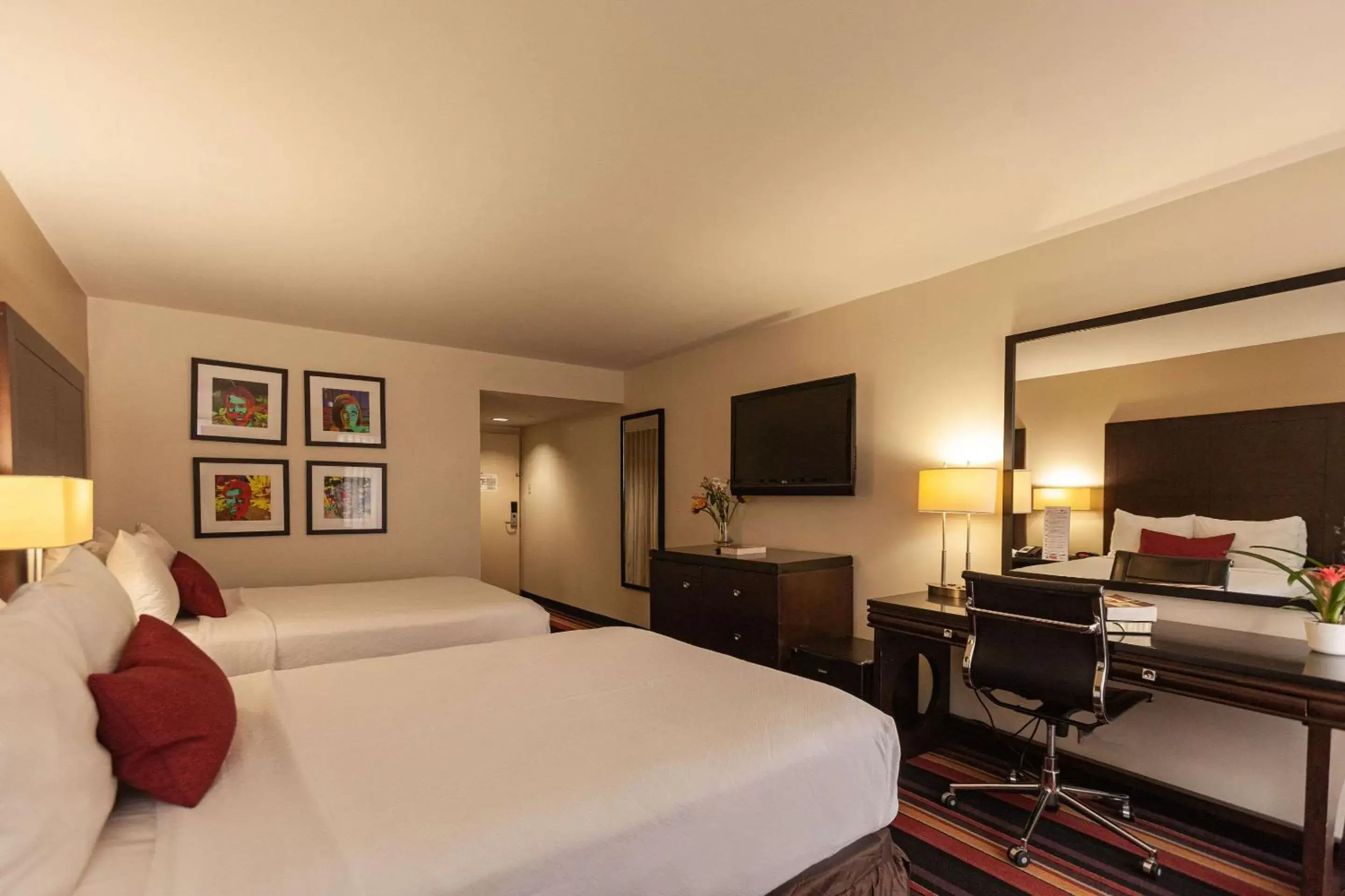 Bedroom in Clarion Hotel New Orleans - Airport & Conference Center