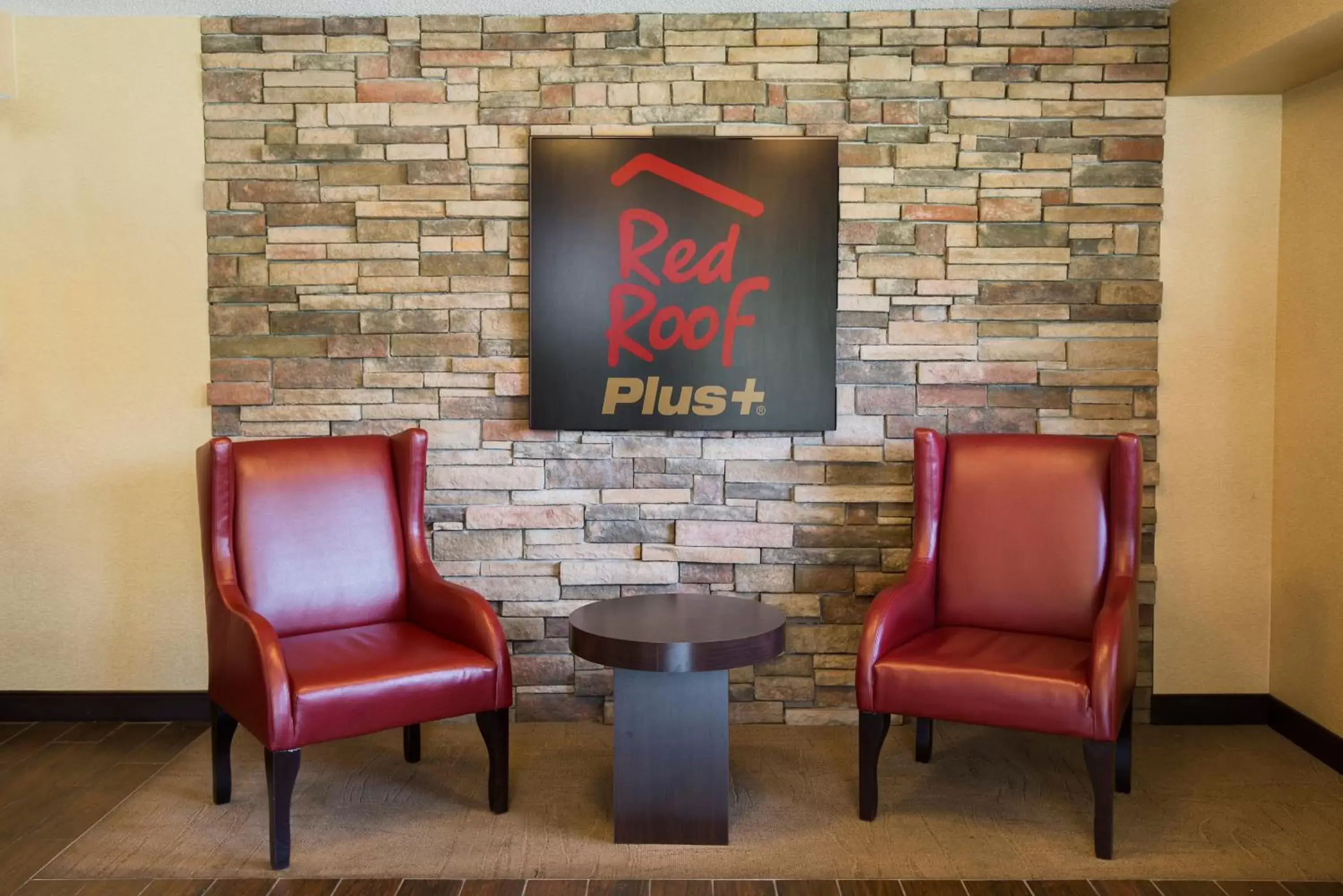 Lobby or reception, Seating Area in Red Roof Inn PLUS+ Chicago - Willowbrook
