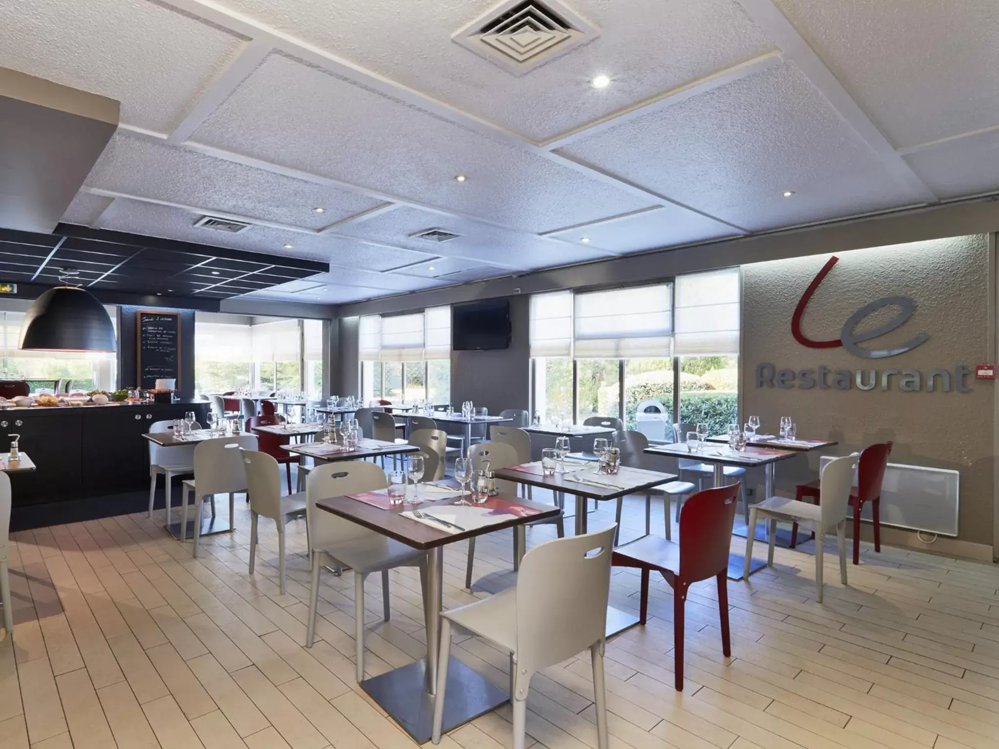 Restaurant/places to eat in Campanile Lyon Nord - Ecully Restaurant/places to eat in Campanile Lyon Nord - Ecully