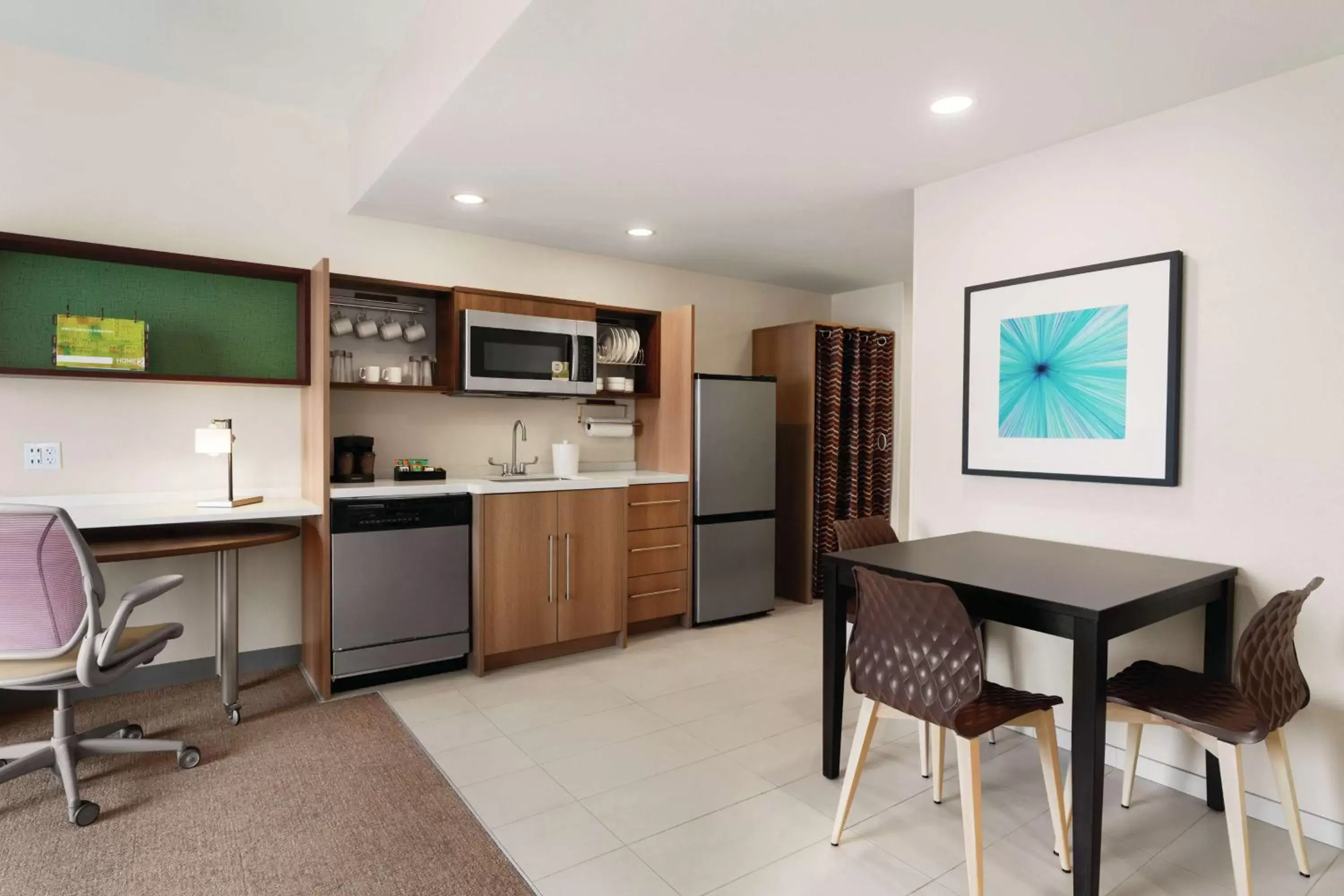 Bedroom, Kitchen/Kitchenette in Home2 Suites By Hilton Lancaster