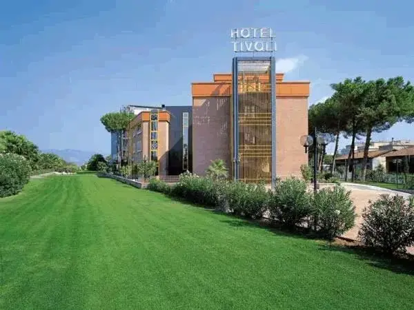 Garden view, Property Building in Hotel Tivoli