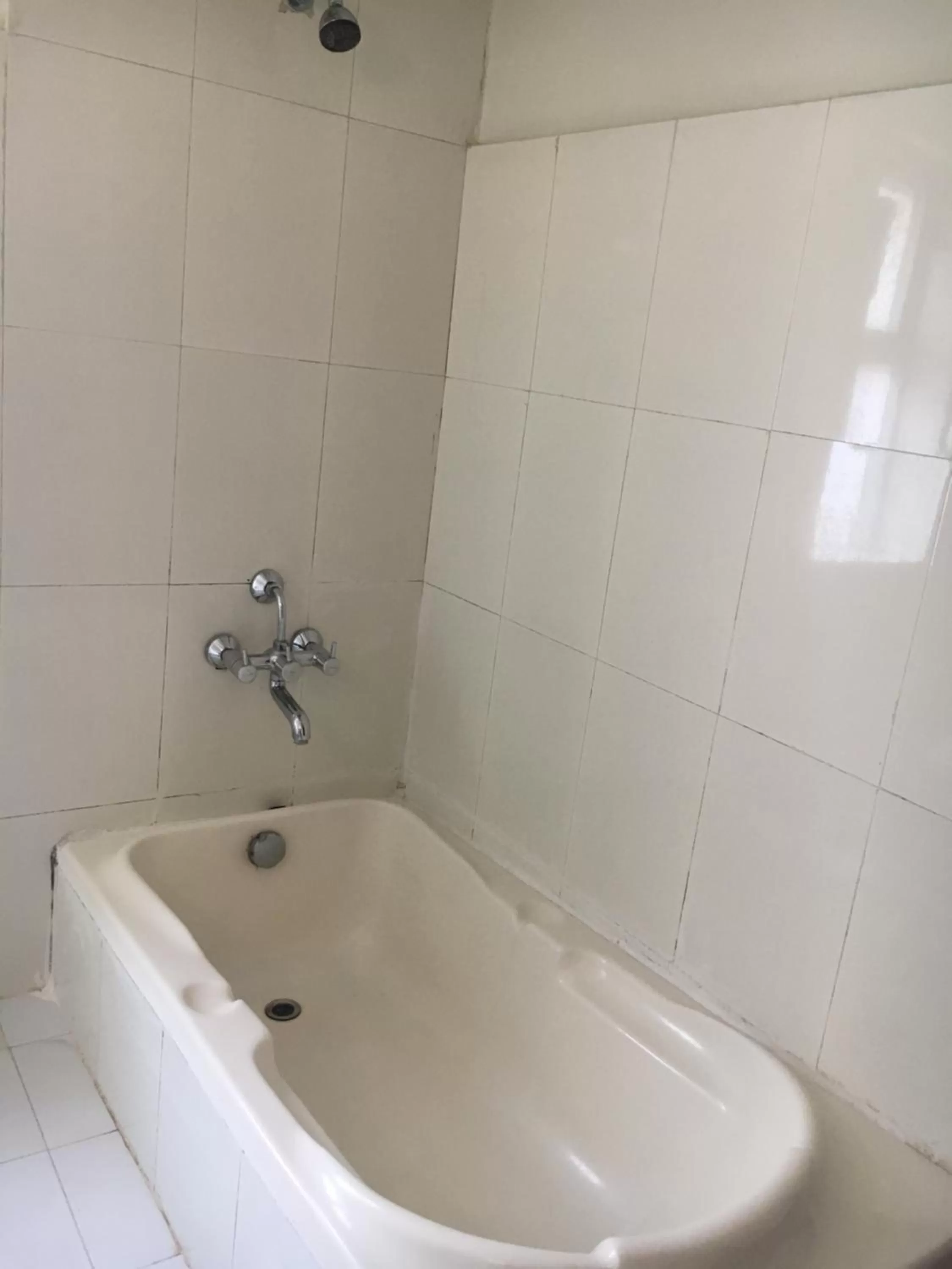 Shower in Hotel Yambu kathmandu