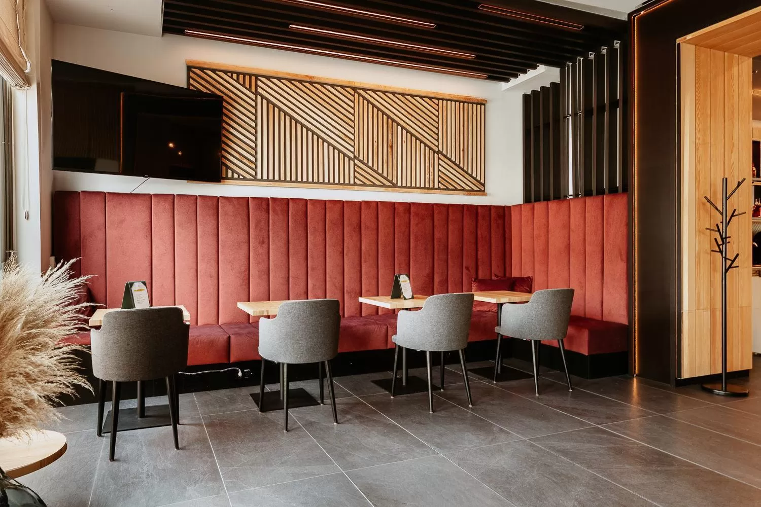 Communal lounge/ TV room in VISLOW Resort