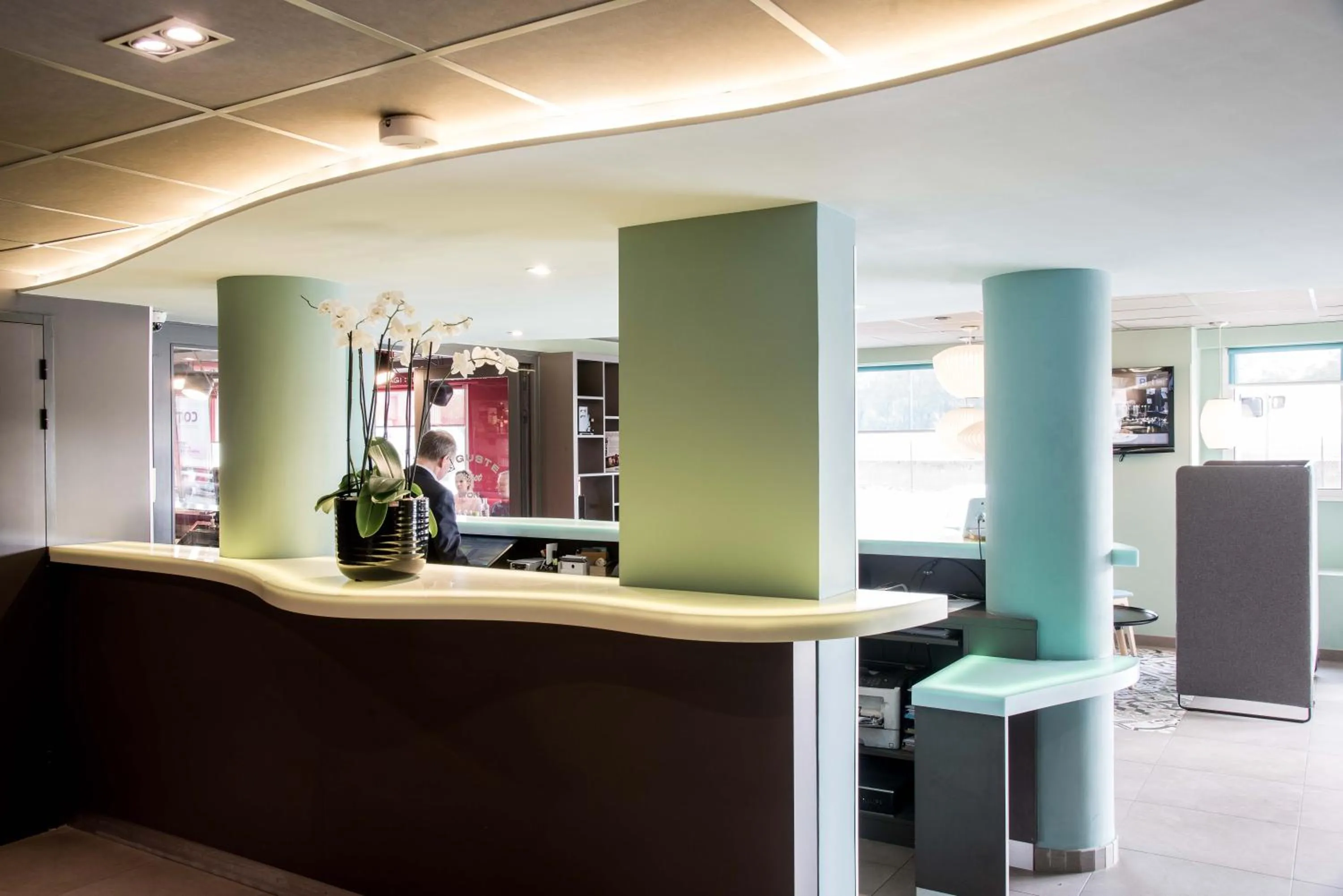 Lobby or reception in ibis Styles Lyon Centre Confluence