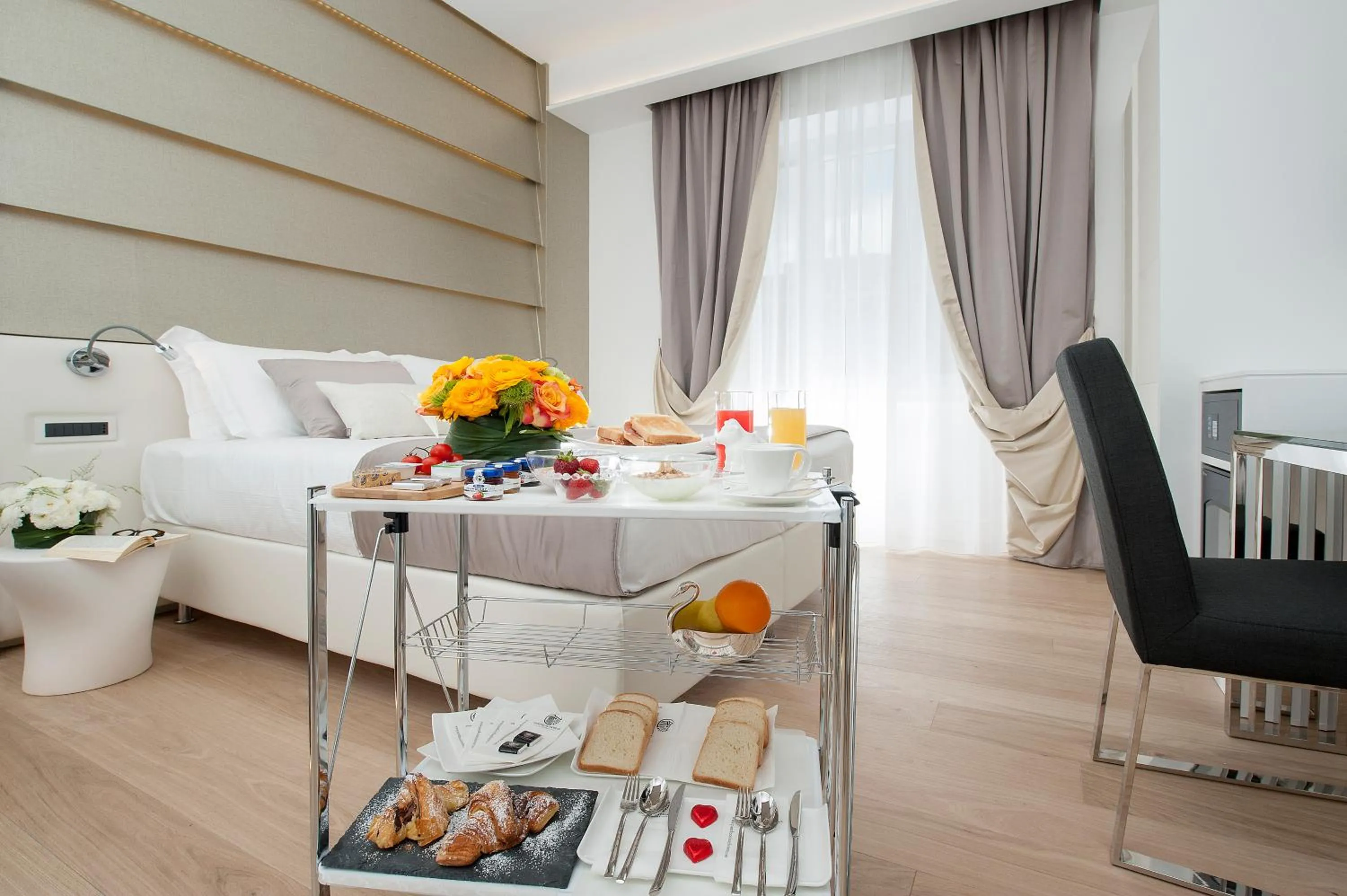 Bedroom in Vatican Style