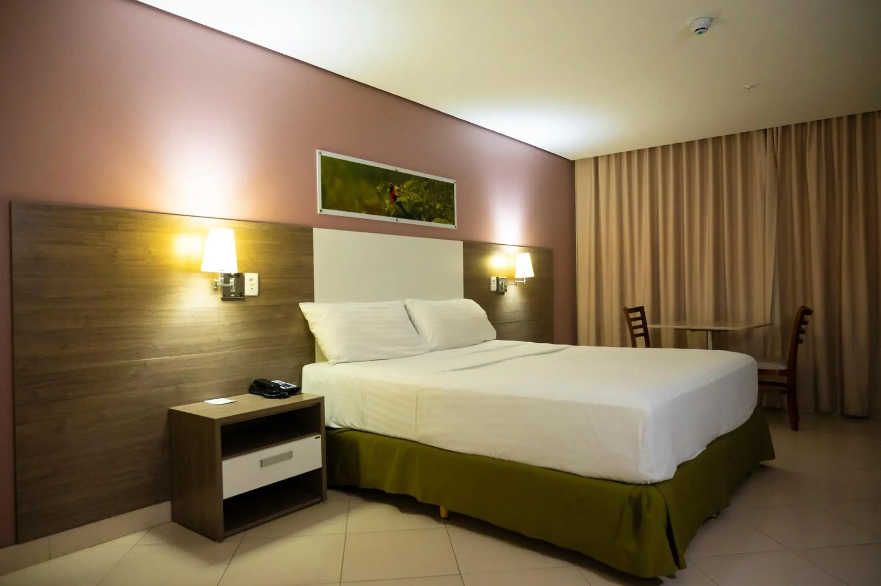Bed in Holiday Inn Cuiaba, an IHG Hotel