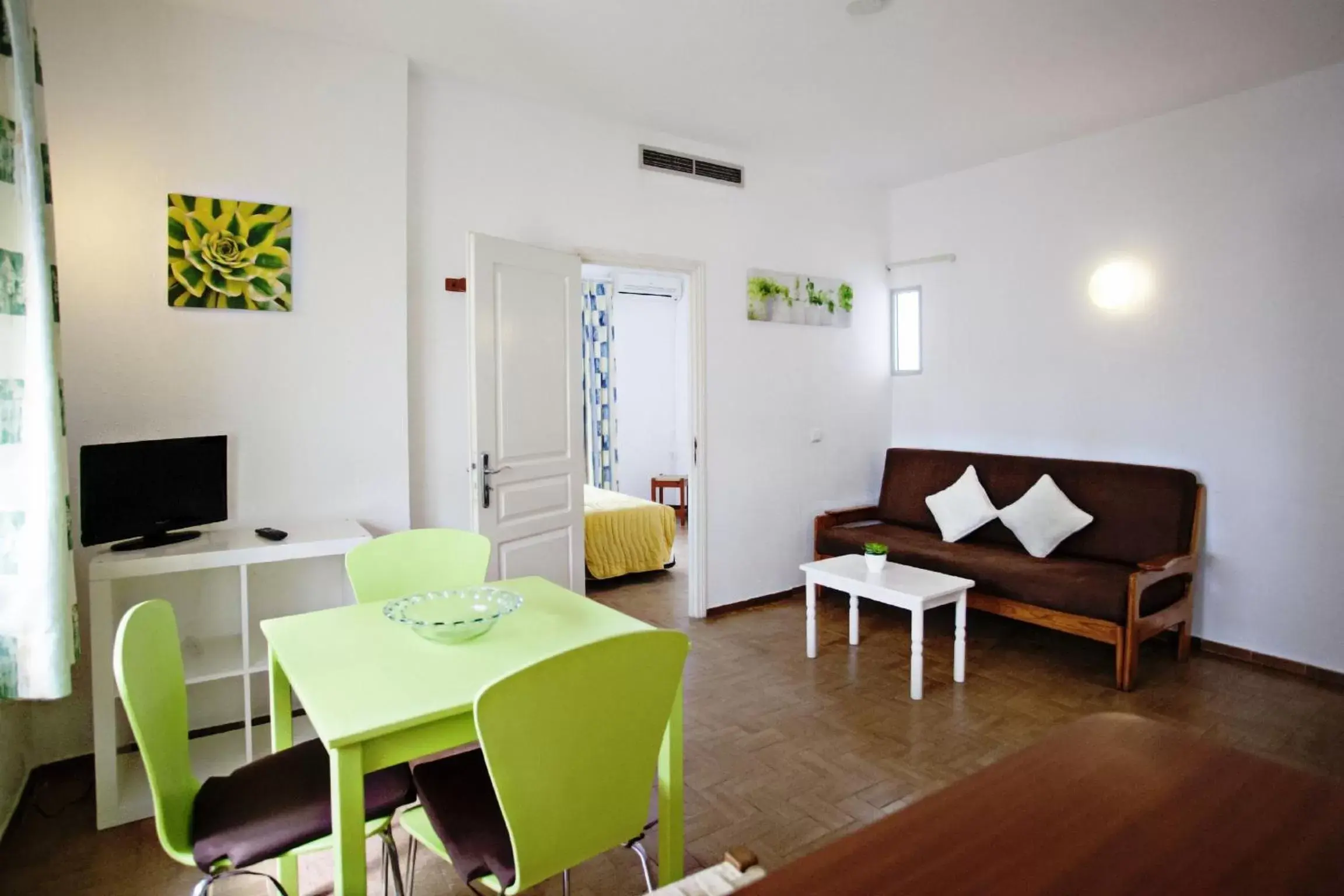 Living room, Seating Area in Apartamentos Turísticos Gida by Umbral